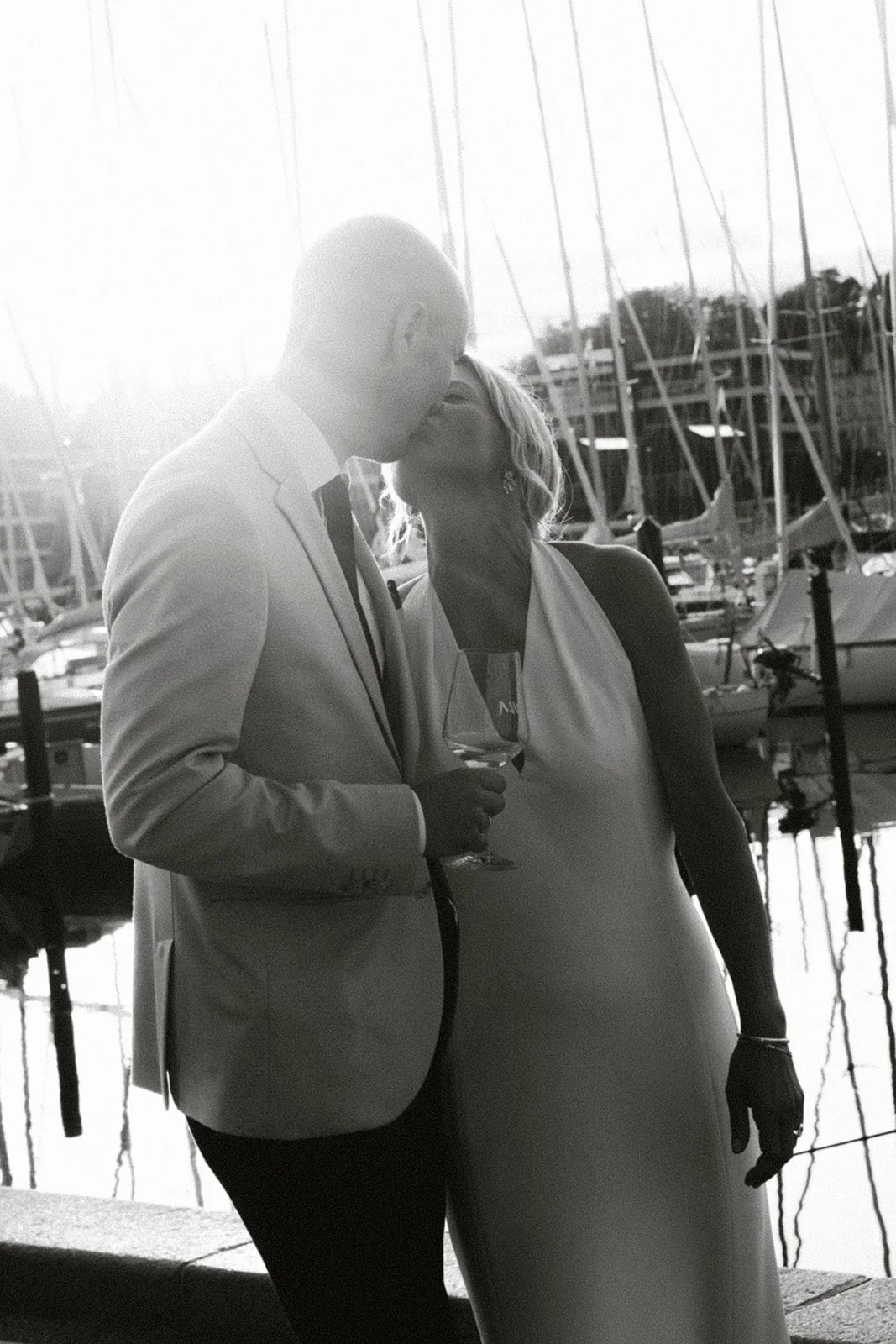 aarhus-wedding-couple-yacht-harbour1.jpg
