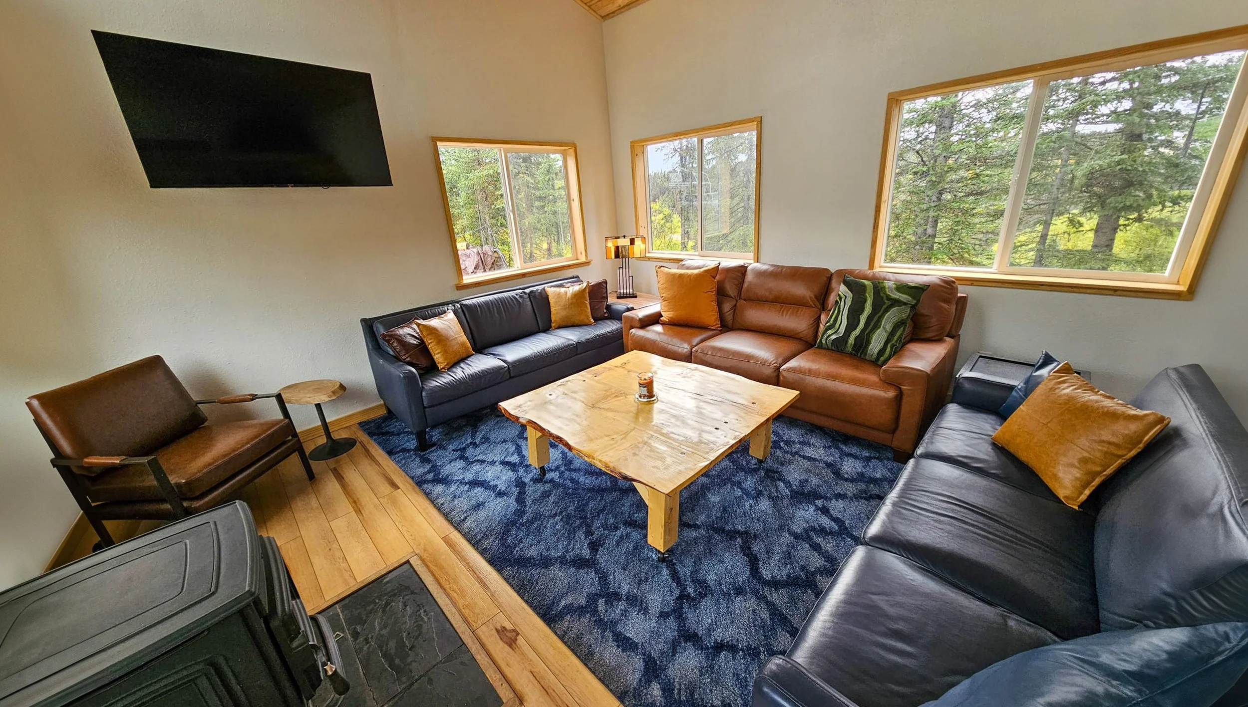 Living Room Side.jpg