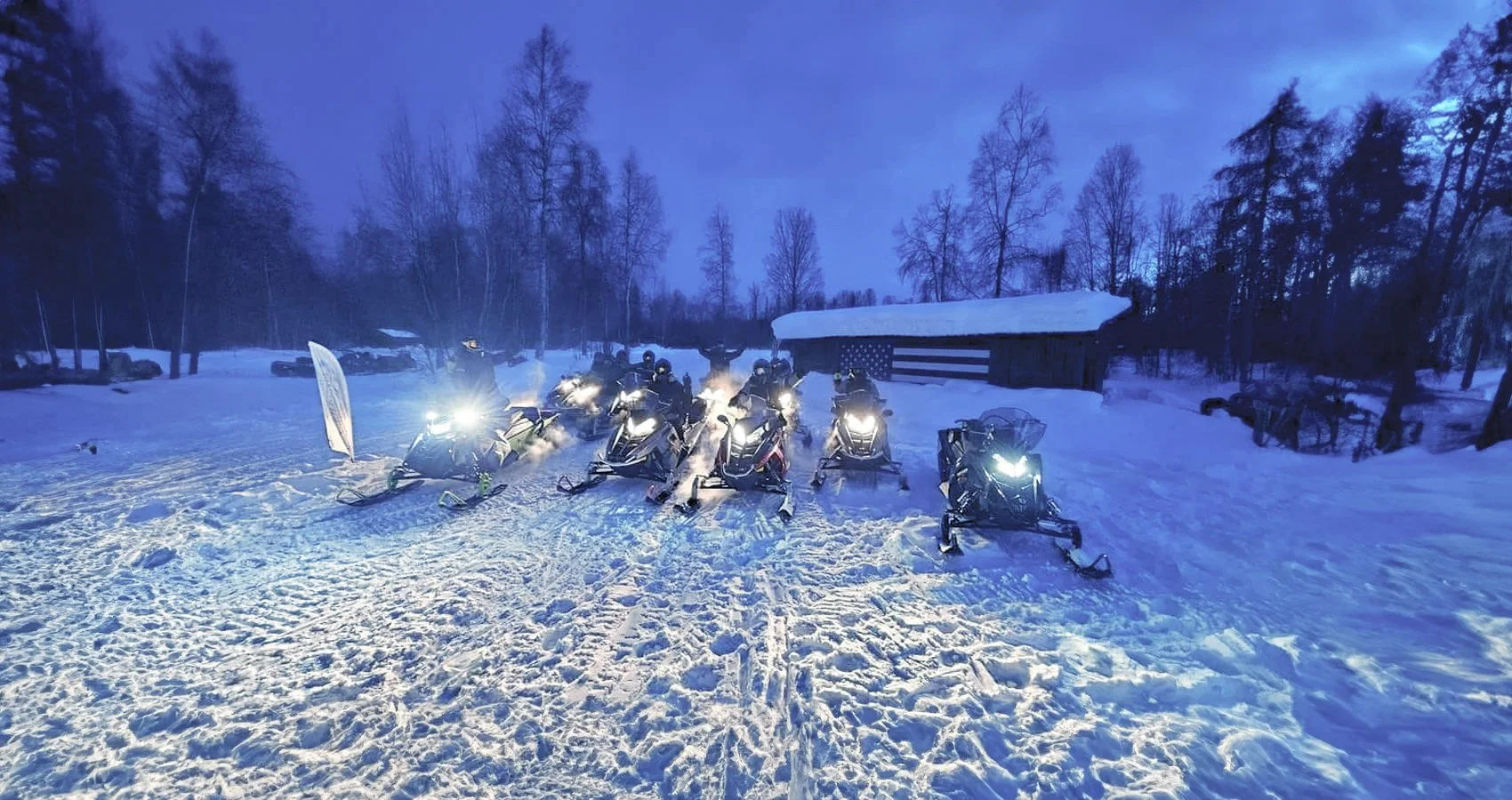 Night-Snowmobiles.jpg