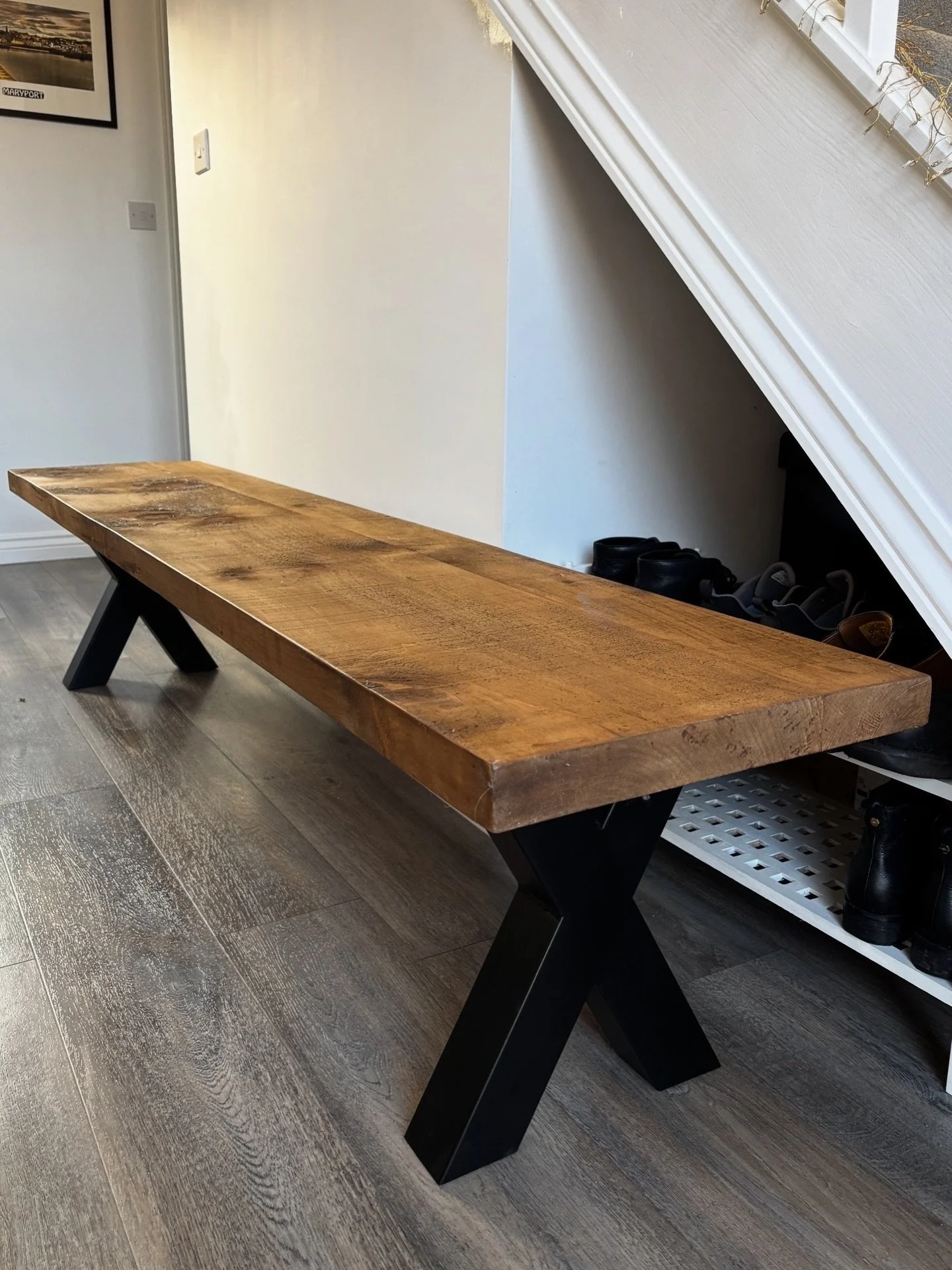 Recently delivered, this chunky rough sawn bench with painted black metal legs.

Perfect to accommodate those extra guests round the dining table this Christmas 🎄