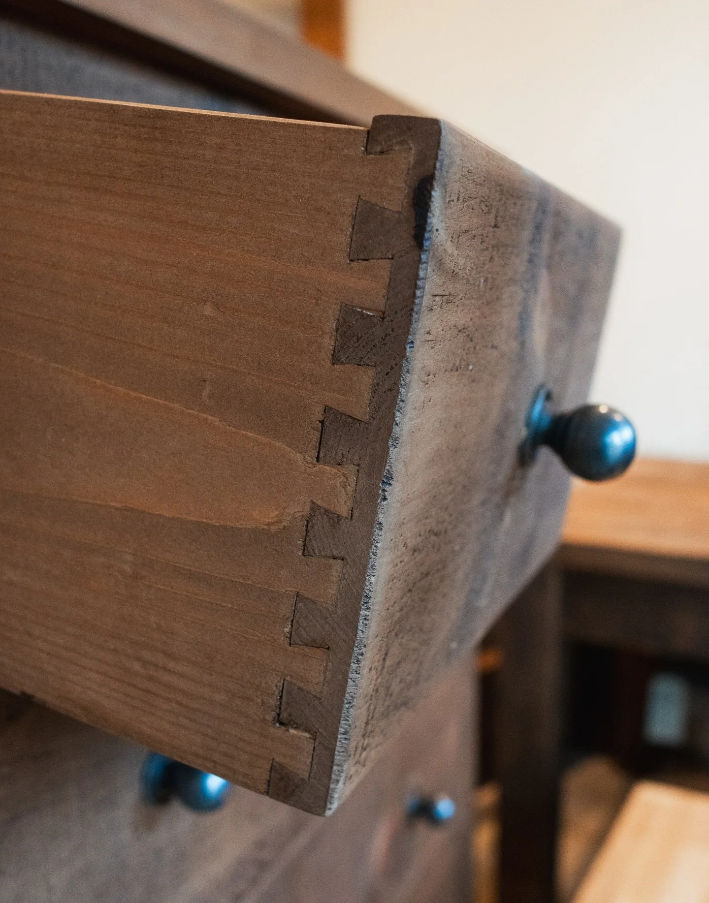 Attention to detail 👌🏻

Dovetail joints on all our draws.

Quality above everything else.