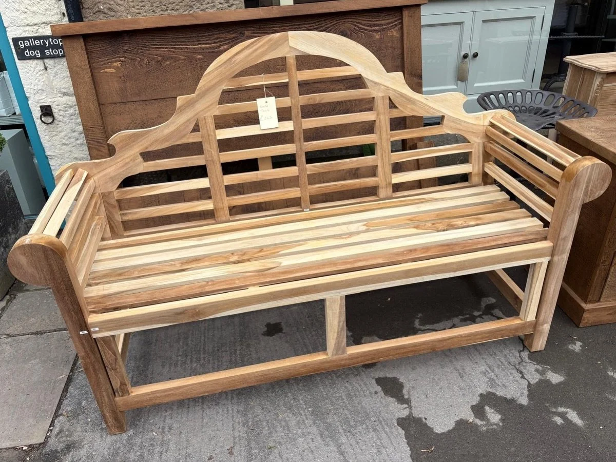 Summer is coming and we have you covered ☀️

This teak garden bench is ideal to relax and enjoy the sun.

Hardwearing and once treated with a waterproof protector, it&rsquo;ll last for years.

Interested? Just drop us a message and we can reserve one