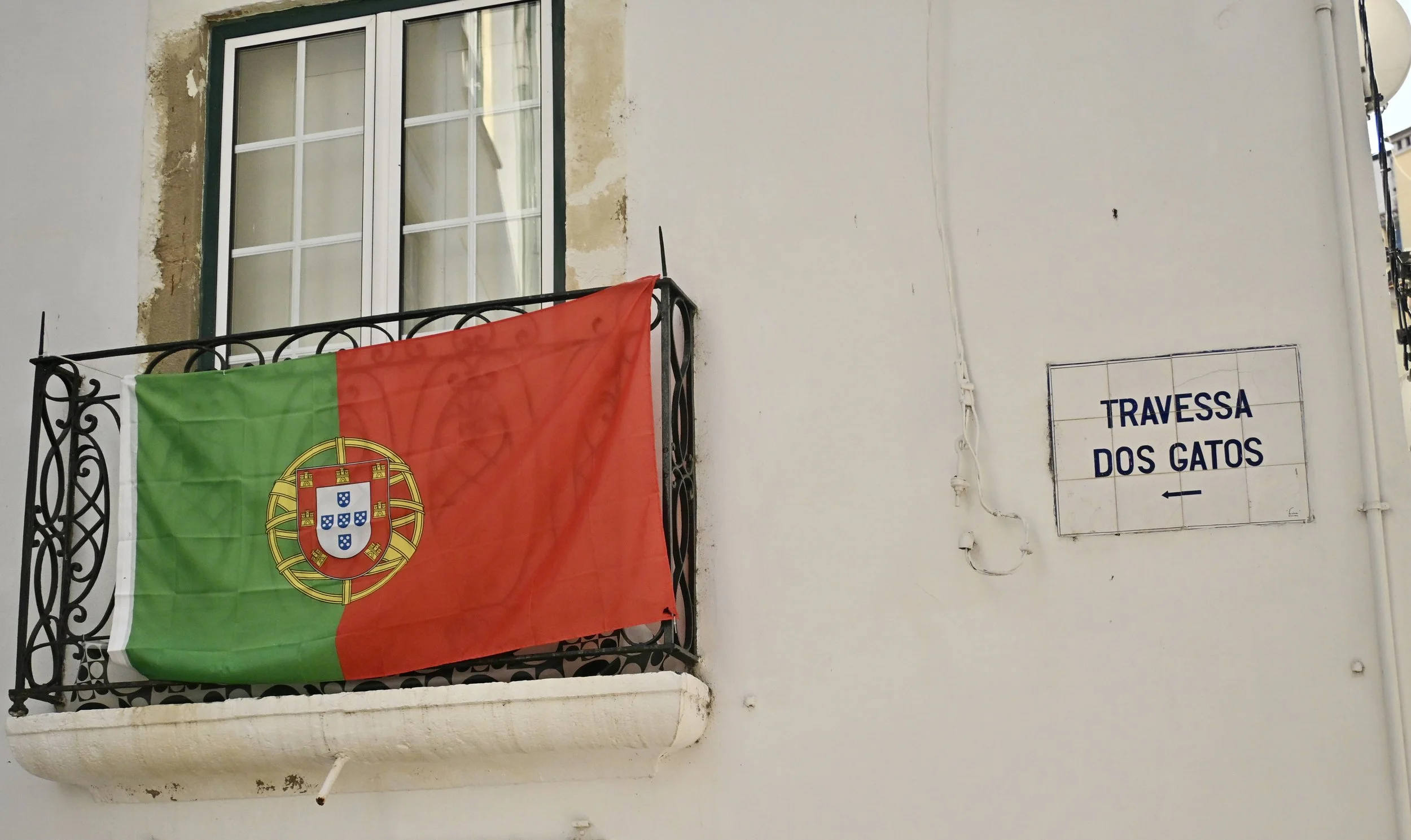 Portugal flag on balcony.jpg