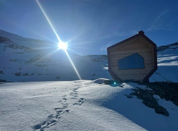 Rifornimento materiali e bibite al Bivacco Piano della Parete

@capanna.scaletta @capannamotterascio @rifugioscaradra @capanna_adula_utoe @capannacava @rifugioalpegiumela @capannacava @capannabrogoldone  @capanna_quarnei @capanna_bovarina_utoe

#viea