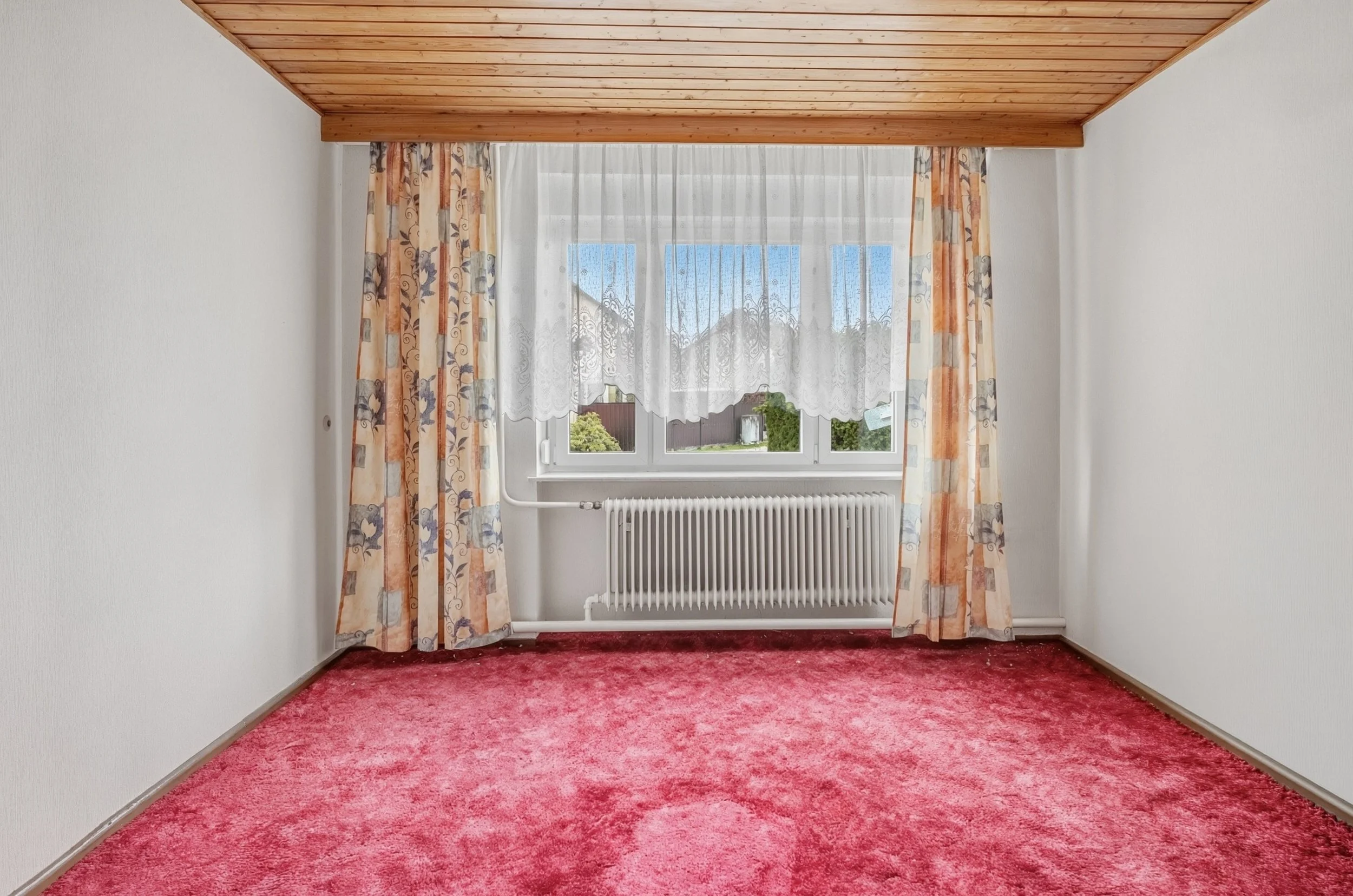 Firefly_Entferne alle Gegenstände und Möbel aus dem Raum. 838857.jpg