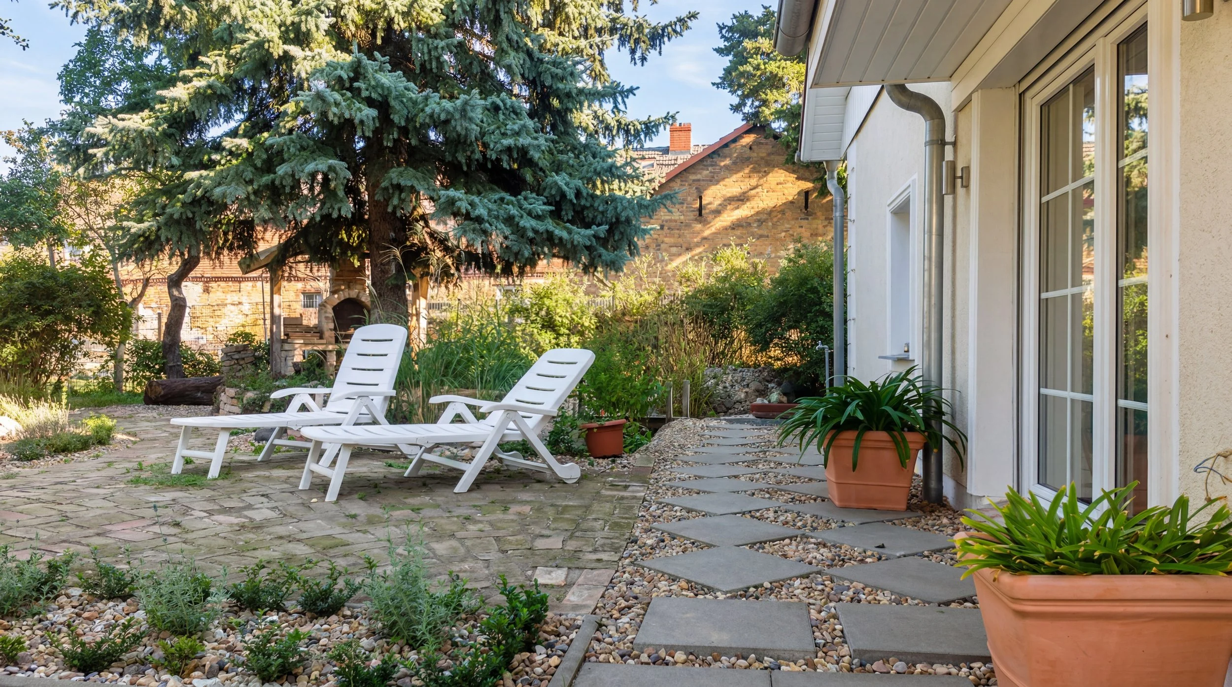Terrasse _ Hof innenseitig.jpg