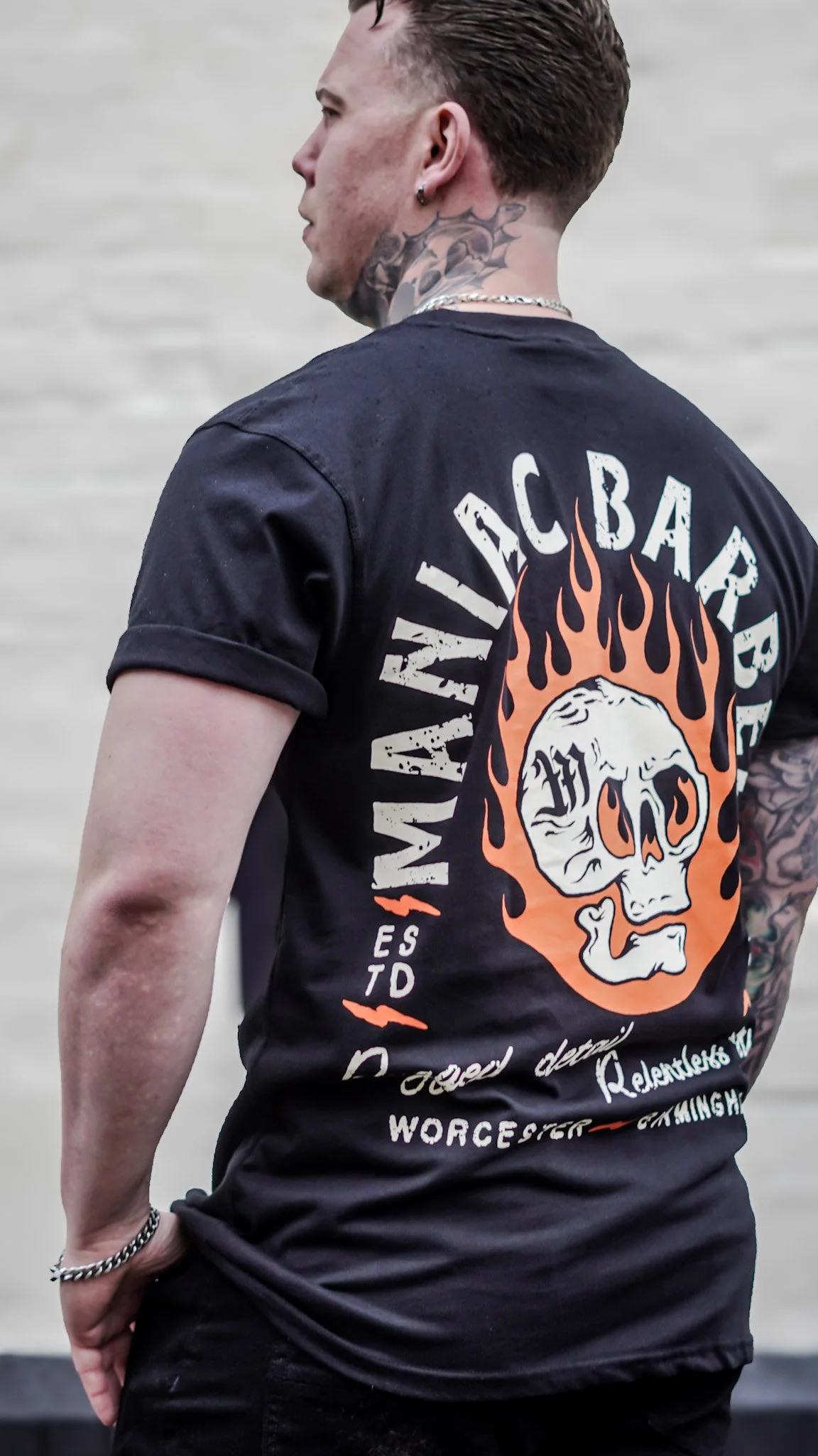 MANIAC-BARBERSHOP TEE