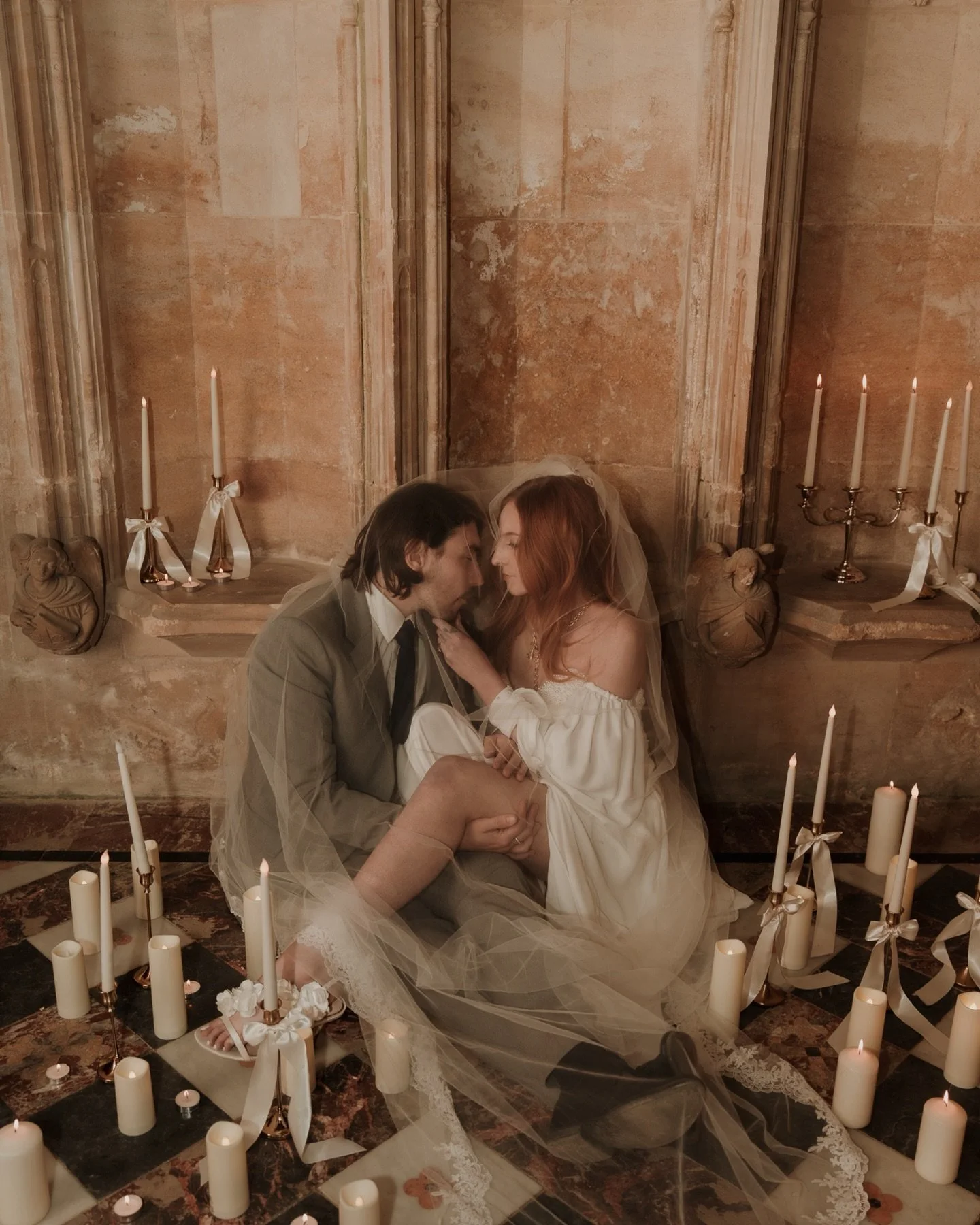 Where love feels like a fairytale written in candlelight ✨🏰🐎
A moment suspended in time&hellip; Soft whispers, stolen glances, and a love so deep it turns dreams into forever.

Wrapped in passion, elegance, and the quiet magic of an English castle,