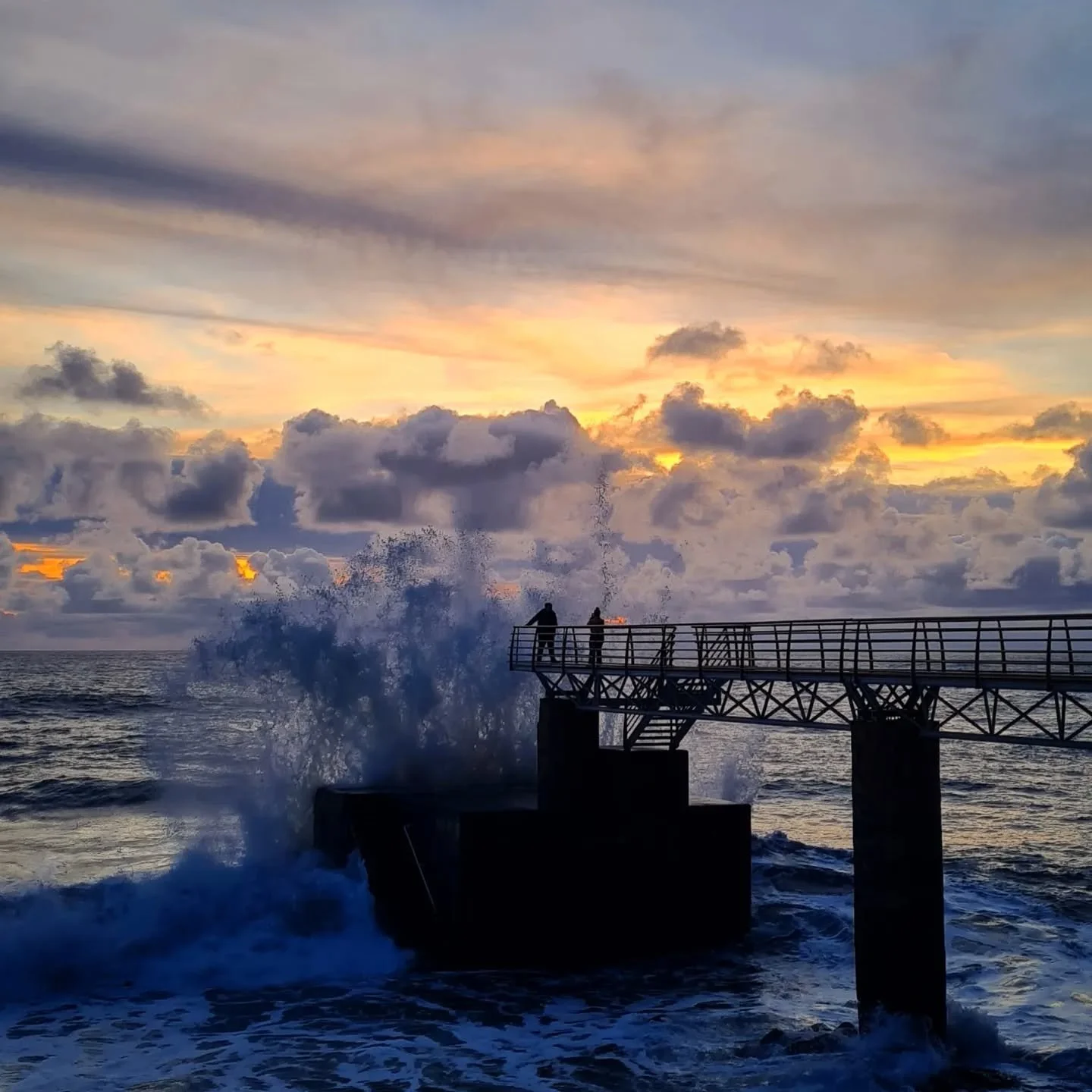 Winter in Madalena do Mar #sunset #madalenadomar #seemadeira ilhadamadeiraportugual #madeiraallyear #visitmadeira #beautifuldestinations #visitportugal #portugal_places #portugallovers