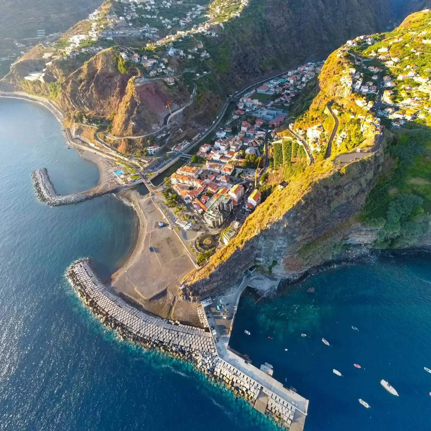 September Shades.... 
Ribeira Brava from above today, STUNNING ☆
#ribeirabrava #ilhadamadeiraportugual #madeiraallyear #visitmadeira #beautifuldestinations #visitportugal #portugal_places #portugallovers #seemadeira
