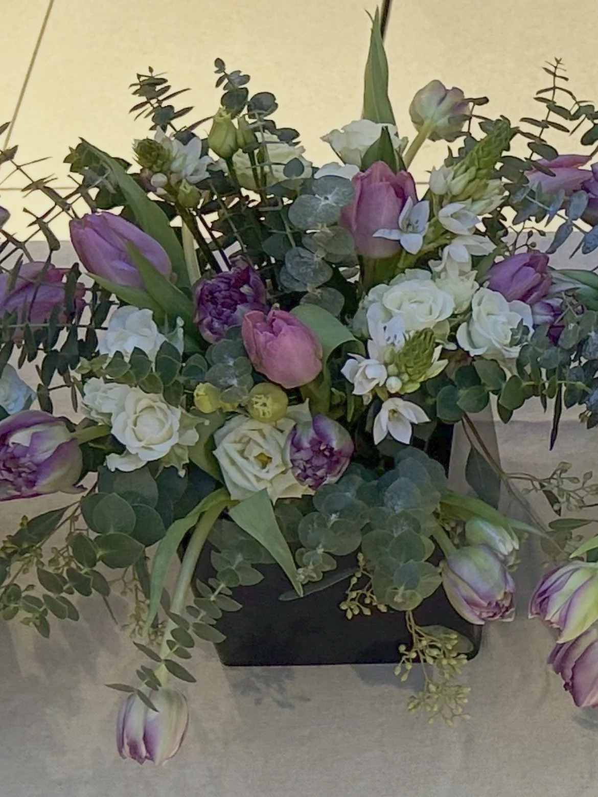 The perfect gesture for a special someone, our bespoke floral gift boxes are designed to bring the beauty of the Hampshire and Surrey countryside directly to their doorstep.