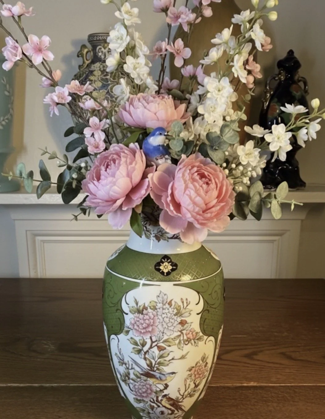 Heirloom ~ The Heritage Songbird with Fresh Floral Arrangement