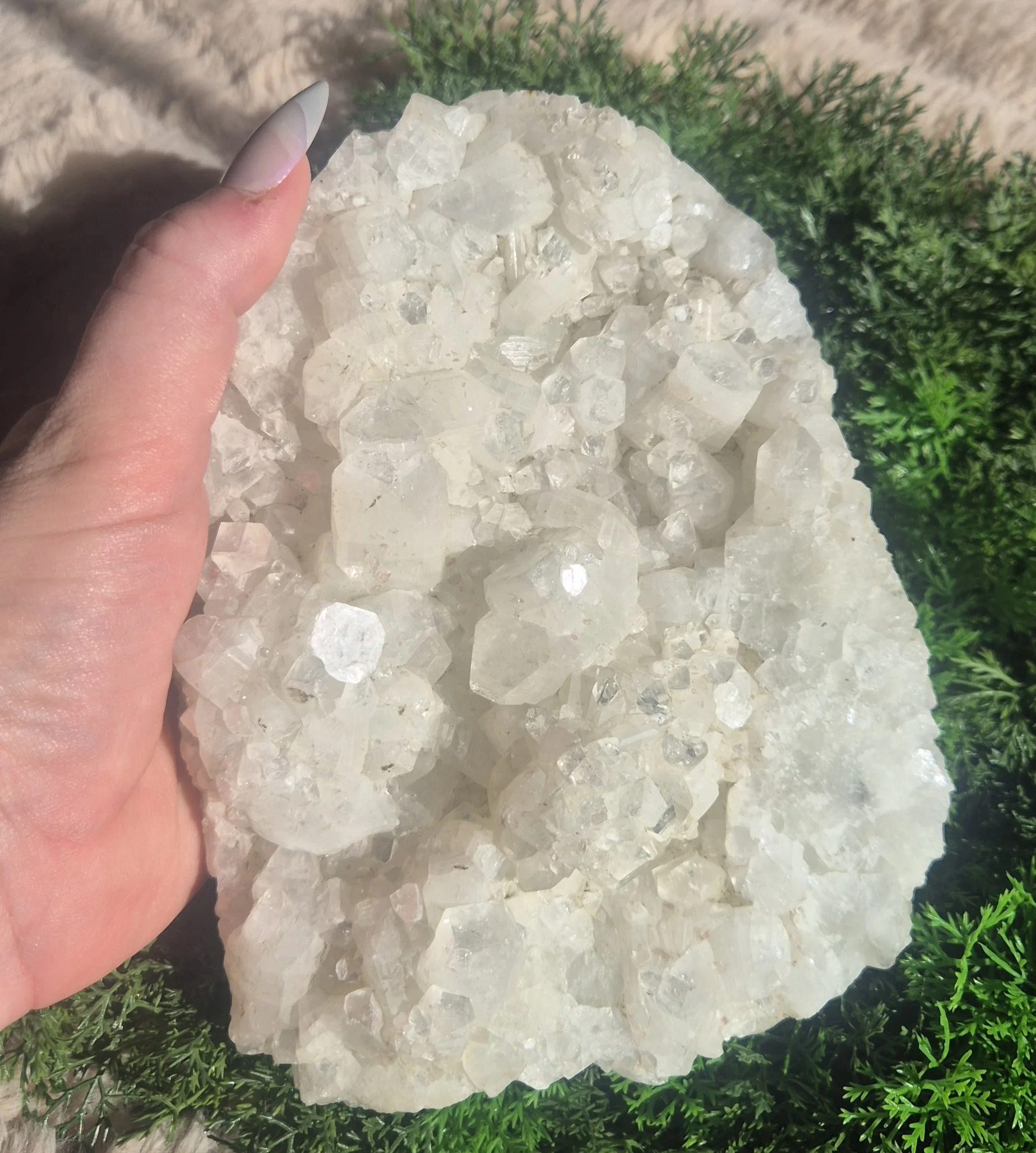 🤍 SHE'S HERE!! Large White Crystal Cluster – Statement Piece💎 One of a kind • ⚠️ ONLY 1 AVAILABLE