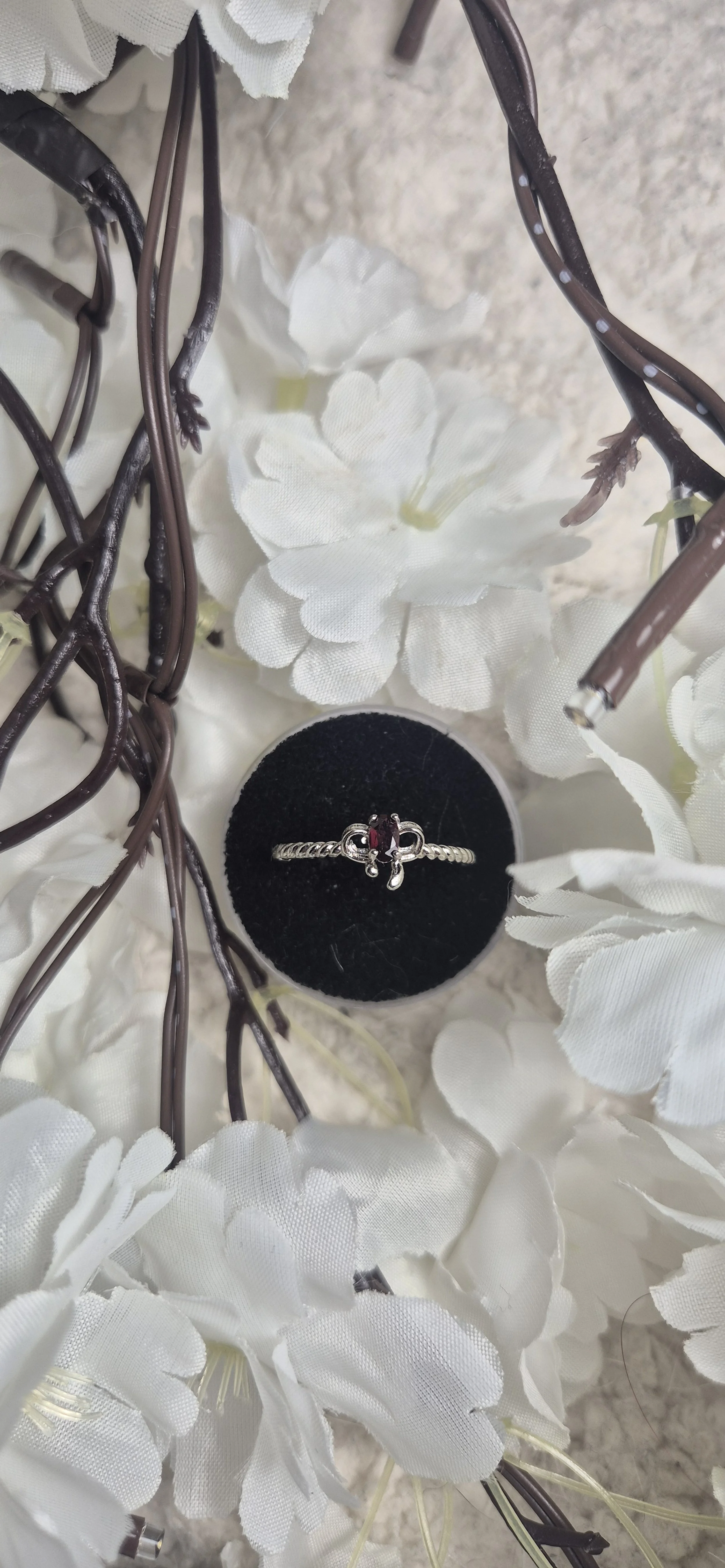 🎀❤️ Red Gemstone Bow Ring – Adjustable