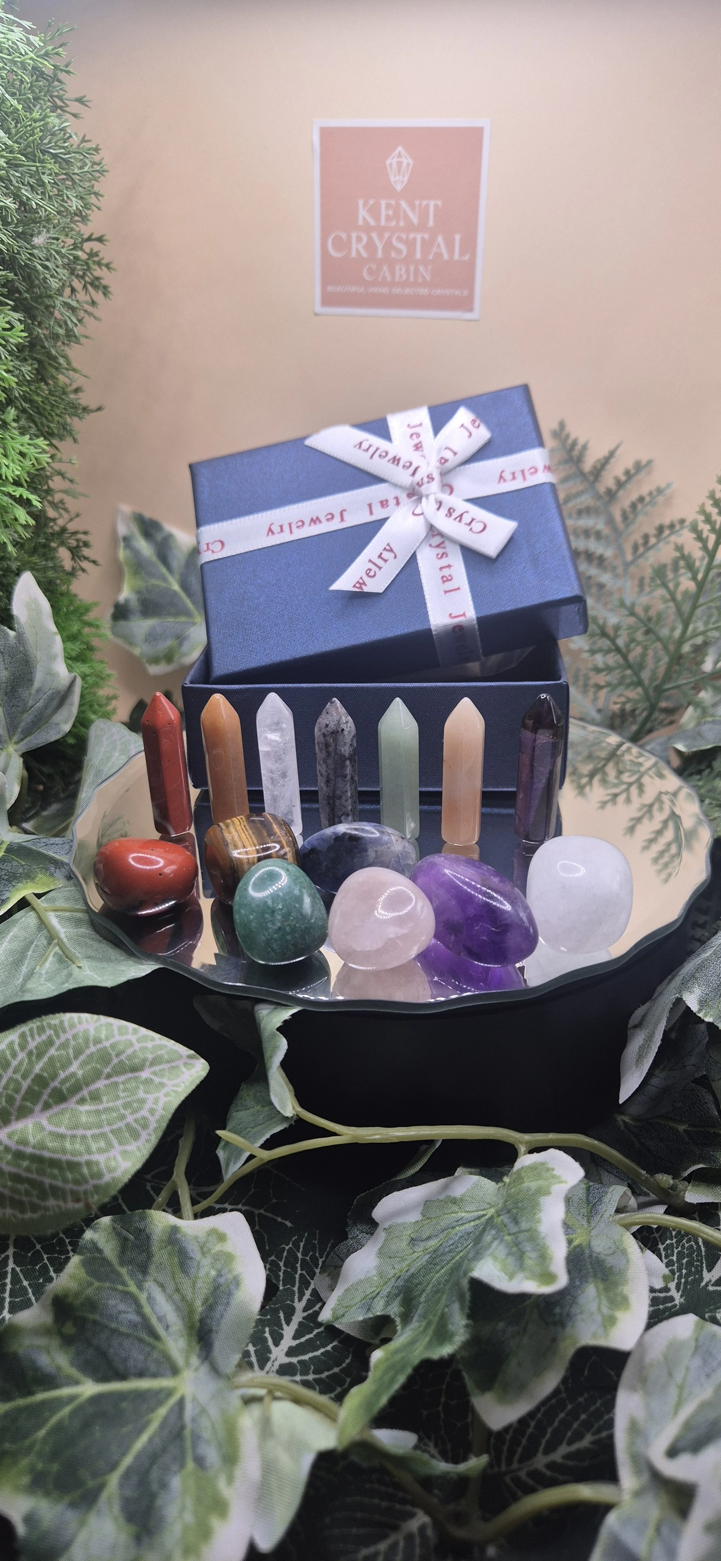 Mini But Mighty - 7 Chakra Beginners Crystal Box