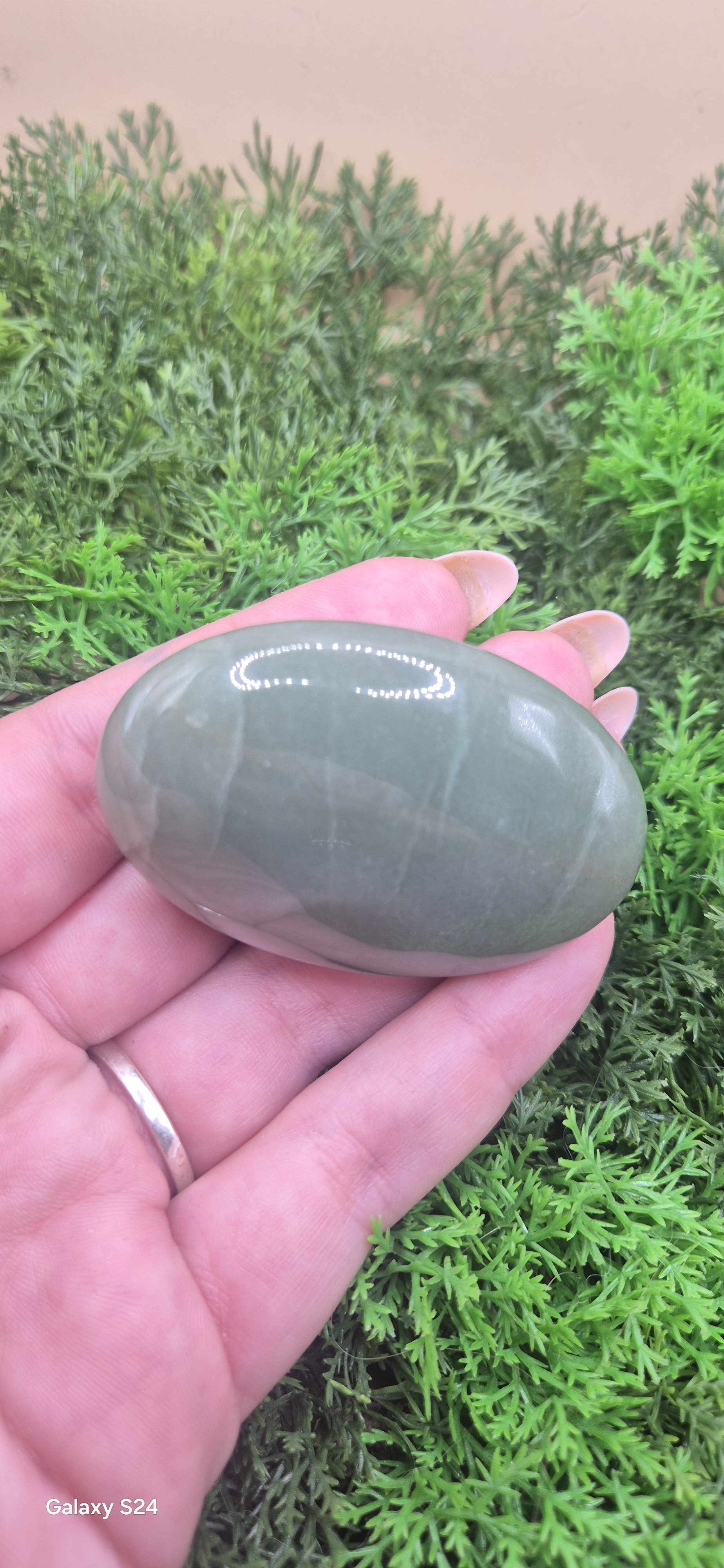 Green Aventurine Palm Stone – 74g | 6cm x 4.5cm