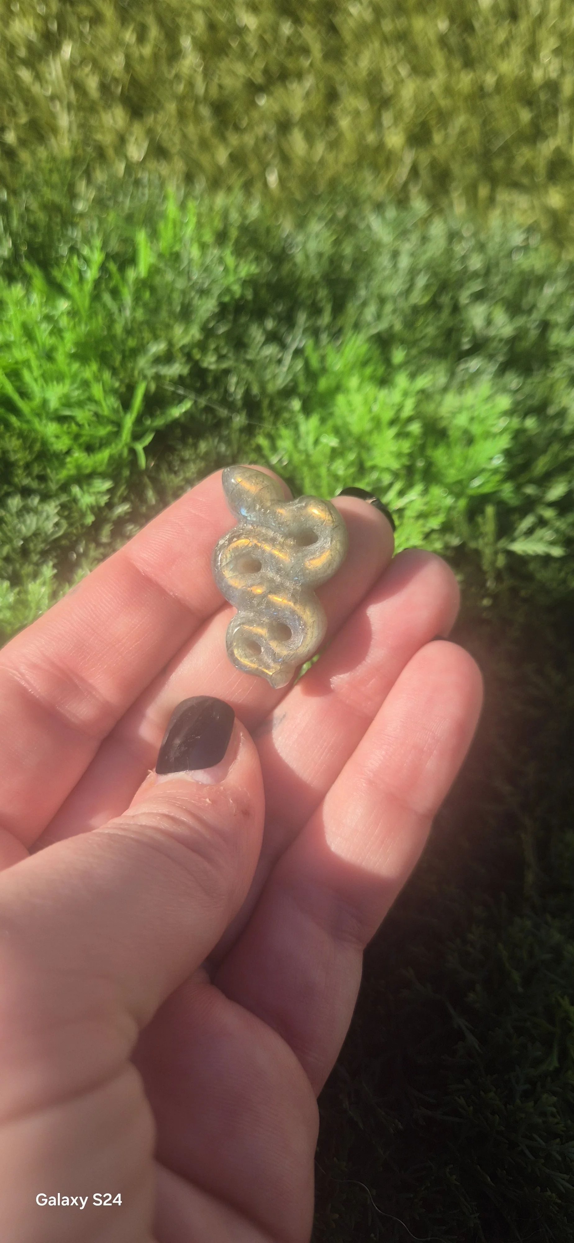 Flashy Labradorite Snake Carving ✨ 3cm