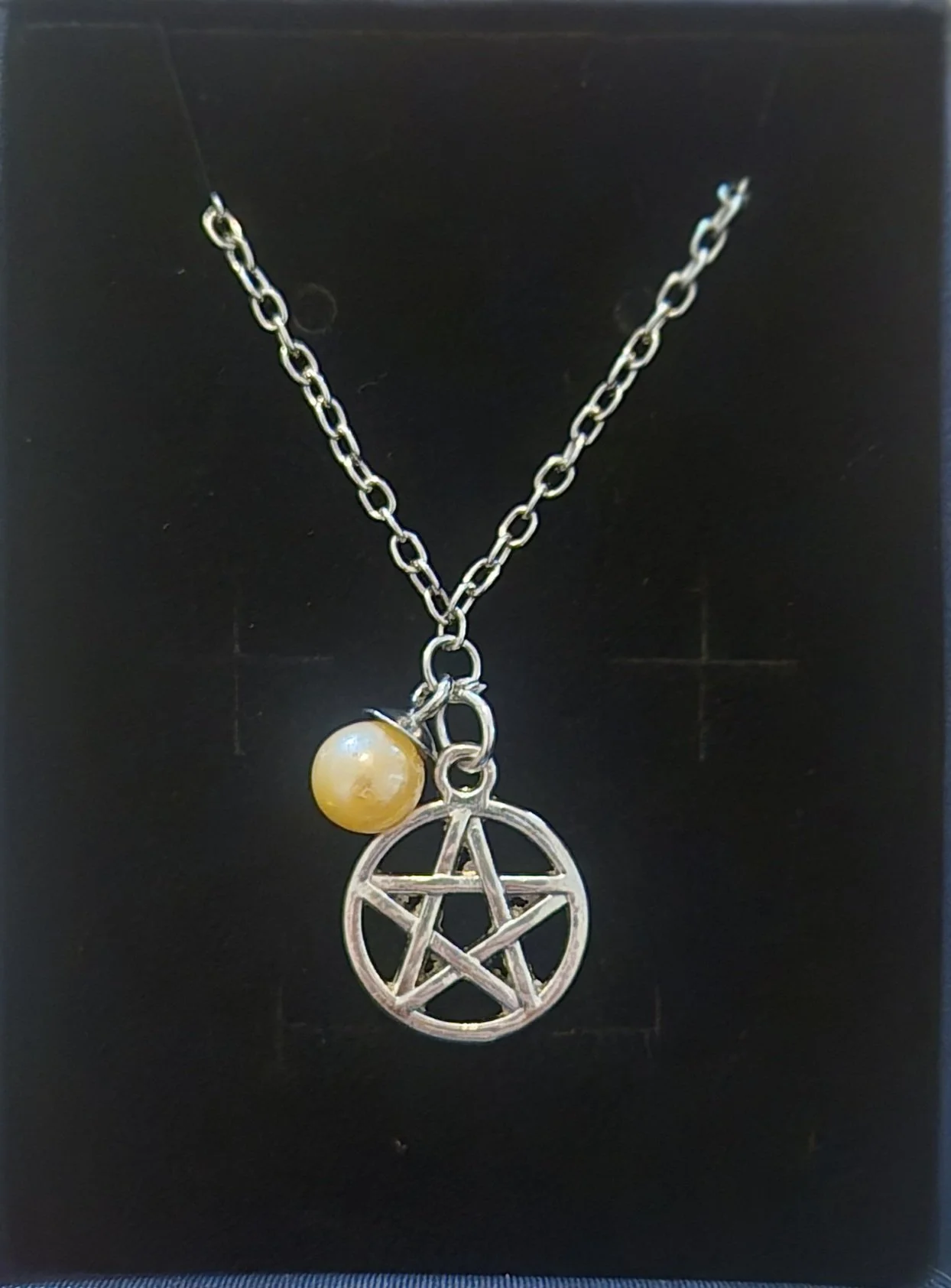 🔮 Golden Pearl Pentagram Necklace