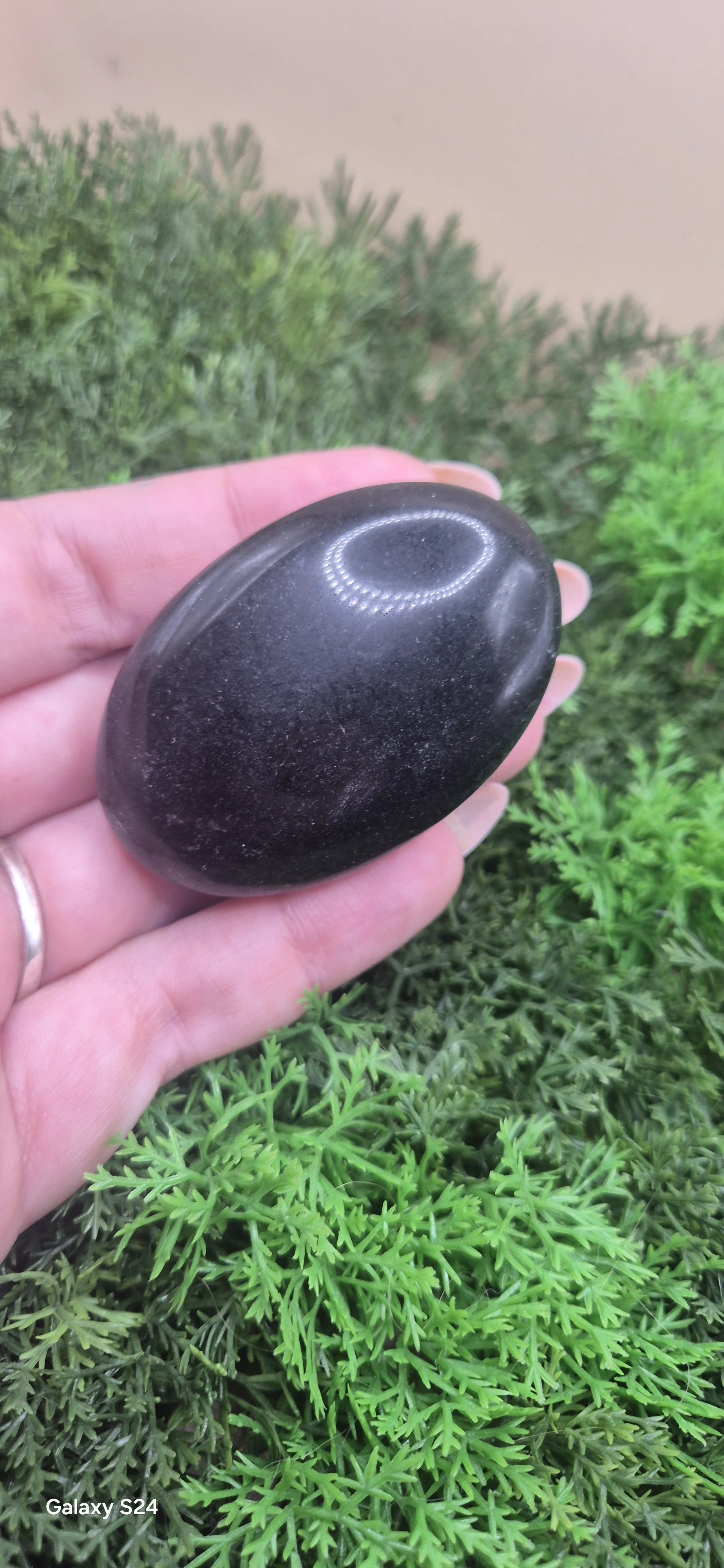 Black Jasper Palm Stone – 61g | 6cm x 4cm