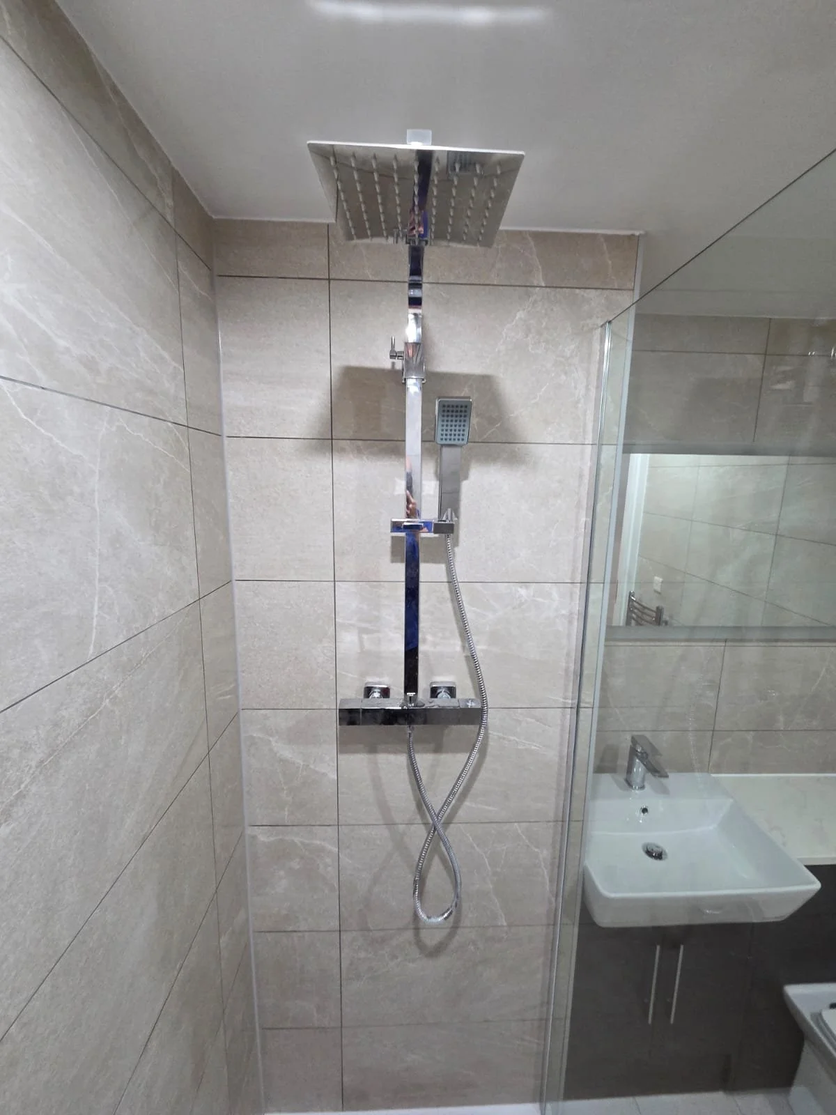 Low-maintenance fitted bathroom in Birmingham city centre