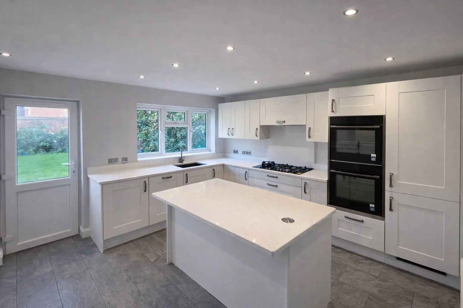 White Shaker Kitchen in Tamworth