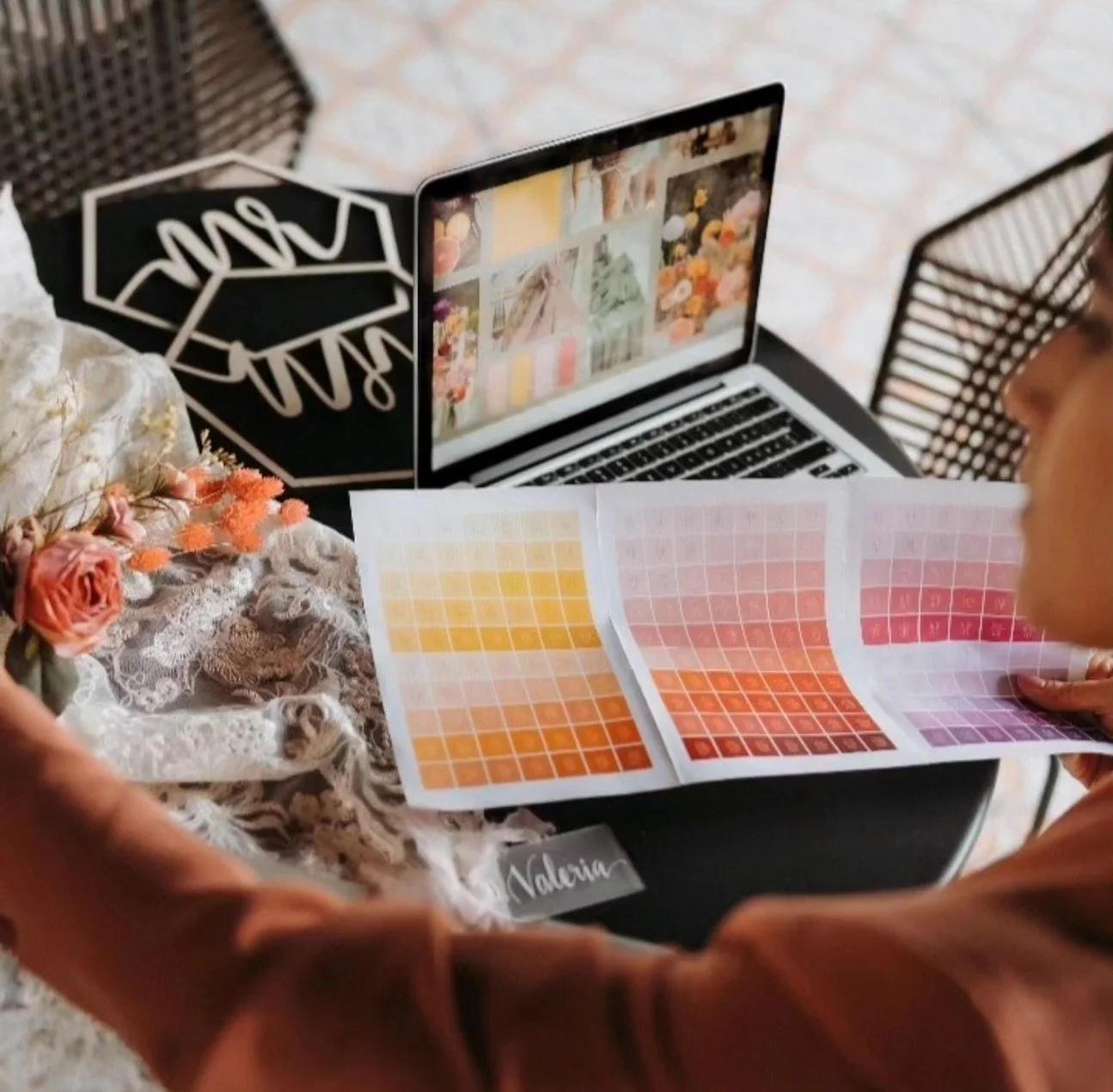 ✨ Nearly New Mitausstellerin | Creapassioni ✨

Ein besonderes Event lebt nicht nur von Menschen und Momenten &ndash; sondern von Atmosph&auml;re.

Und genau hier kommt Noemi von Creapassioni ins Spiel.

Mit ihrem feinen Gesp&uuml;r f&uuml;r &Auml;sth