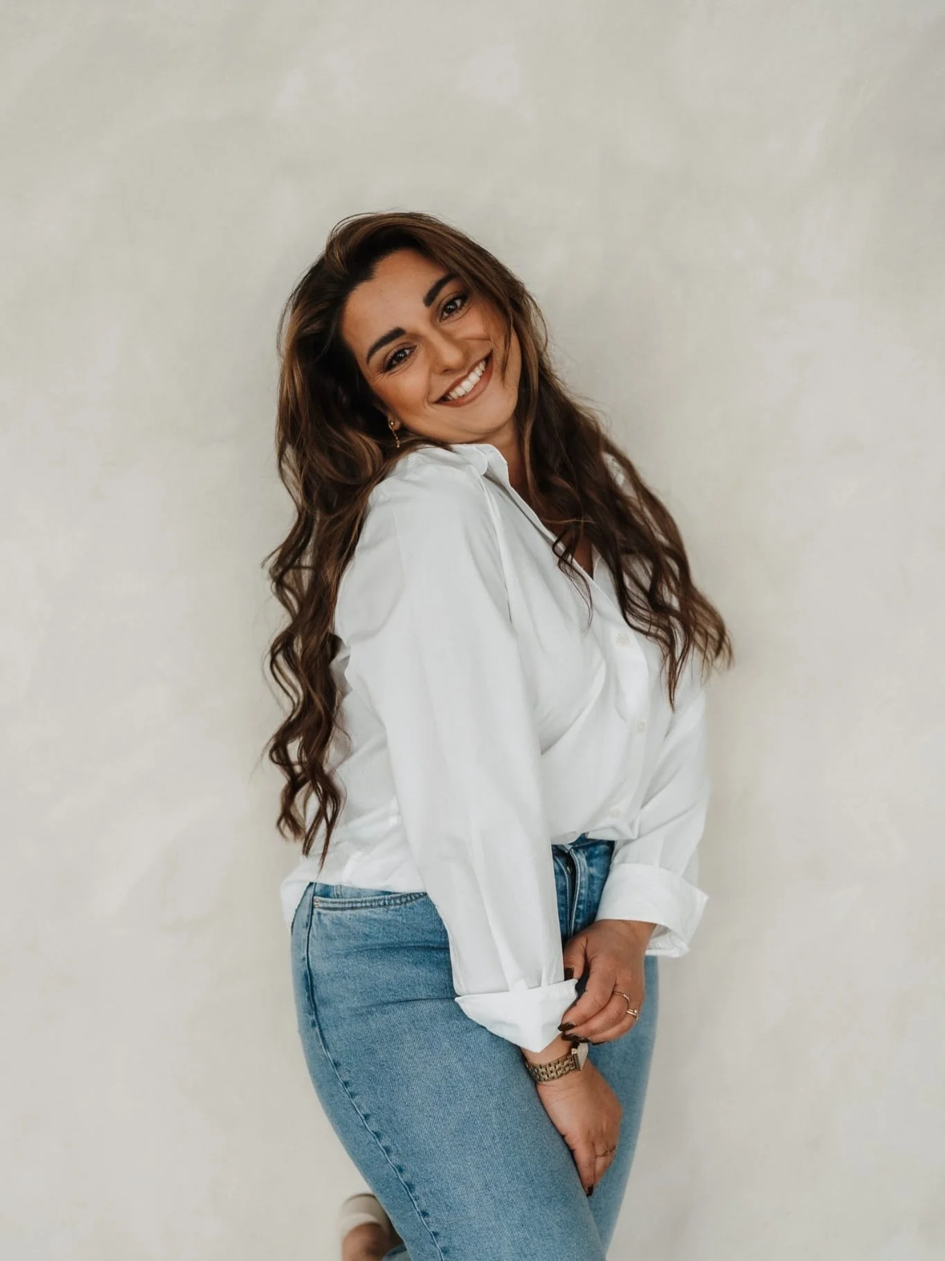 ✨ Valeria D&rsquo;Amore @ Nearly New Beauty Corner ✨

Ein gutes Styling vollendet den Look.
Es bringt Balance, Ausdruck und Pers&ouml;nlichkeit zusammen.

Und genau das ist Valerias St&auml;rke.

Valeria ist eine Meisterin ihres Handwerks &ndash; und