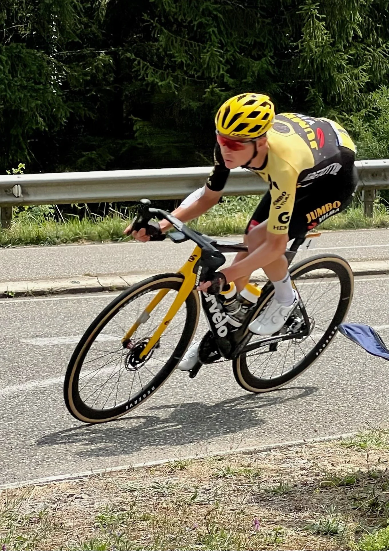 What It’s Really Like to Watch the Tour de France in Person
