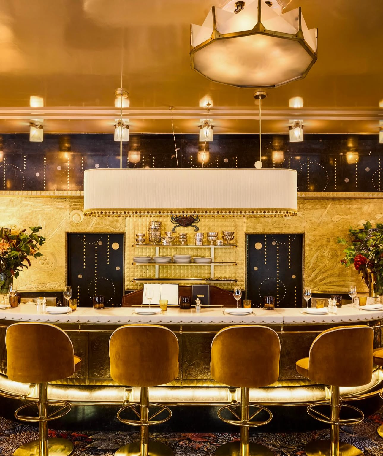 Prunier Paris Restaurant Decor.png