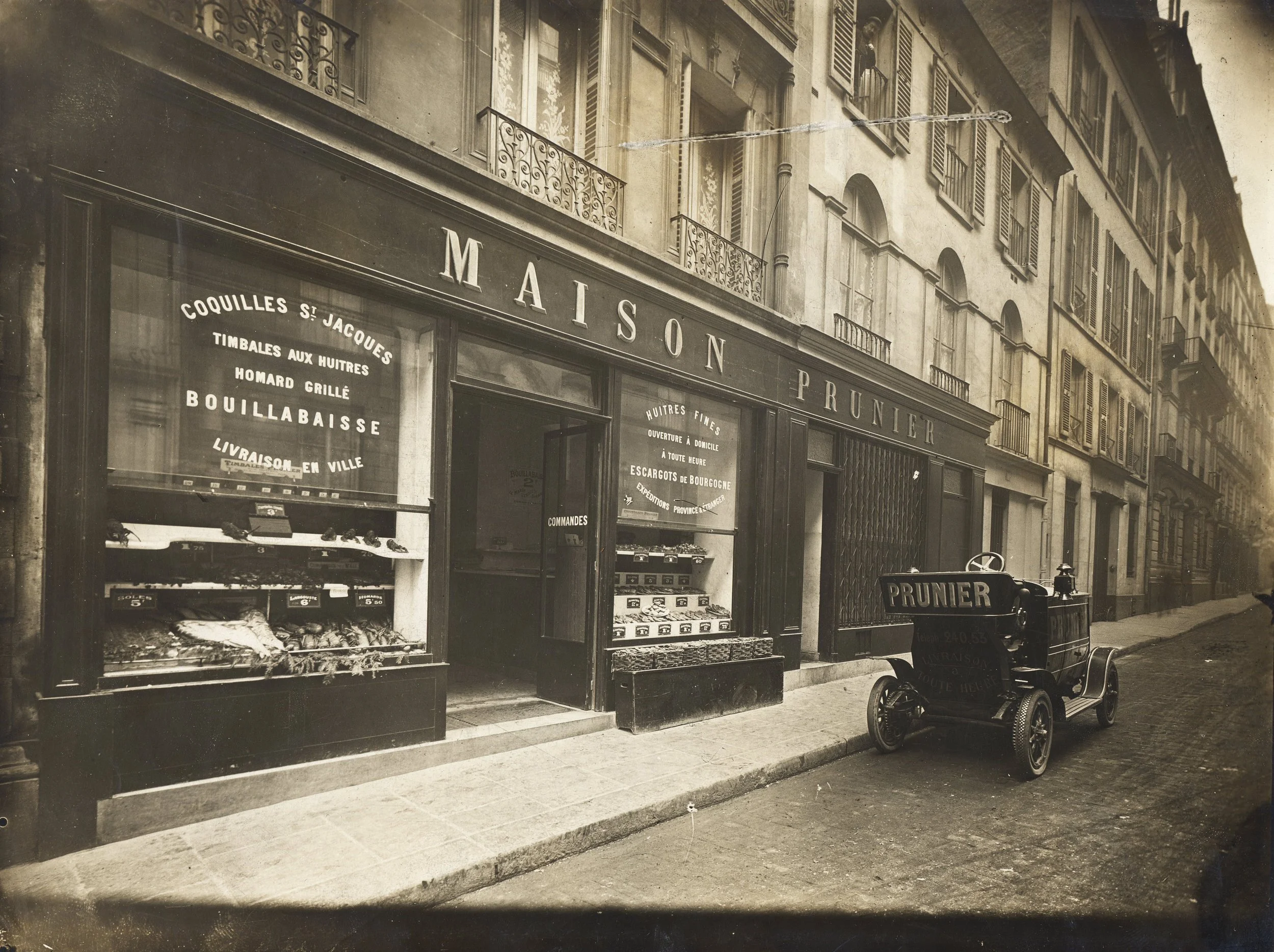 Paris_Restaurant_Duphot_façade.jpg