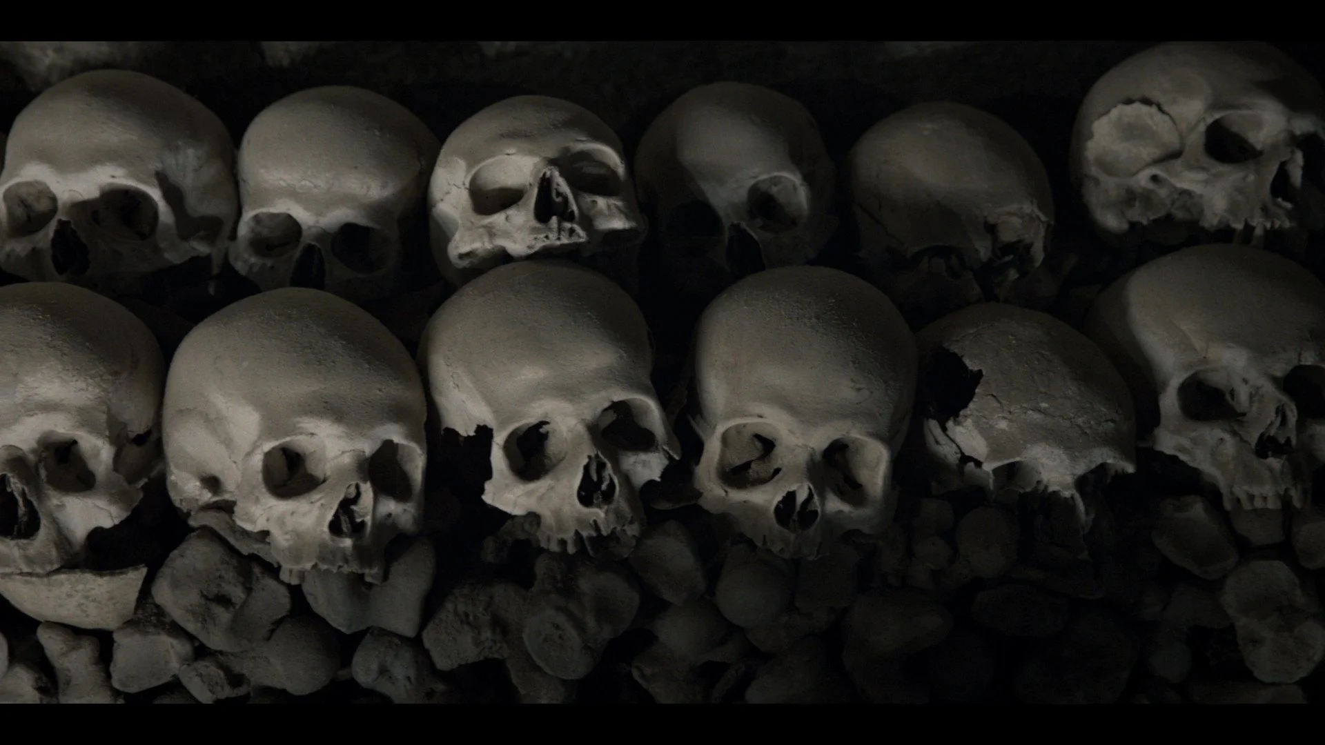 Skulls in an ossuary in Naples — CCABBÀSC