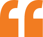 Grote oranje citaten symbolen op een witte achtergrond.