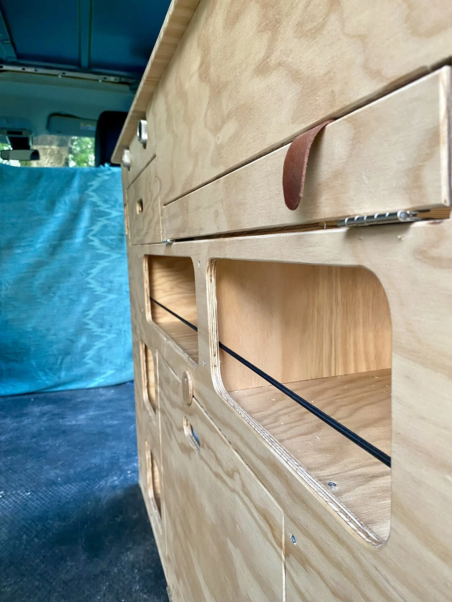 meuble en bois pour voyager facilement