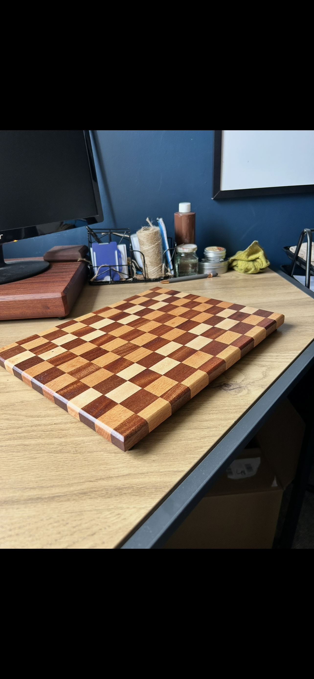 Chequered Serving Board (35cm x 25cm)