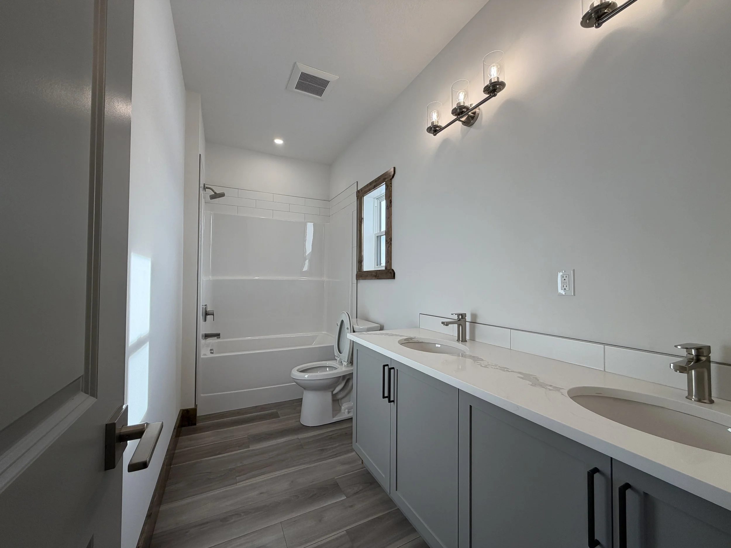 S  Walker - Bathroom 1.JPG