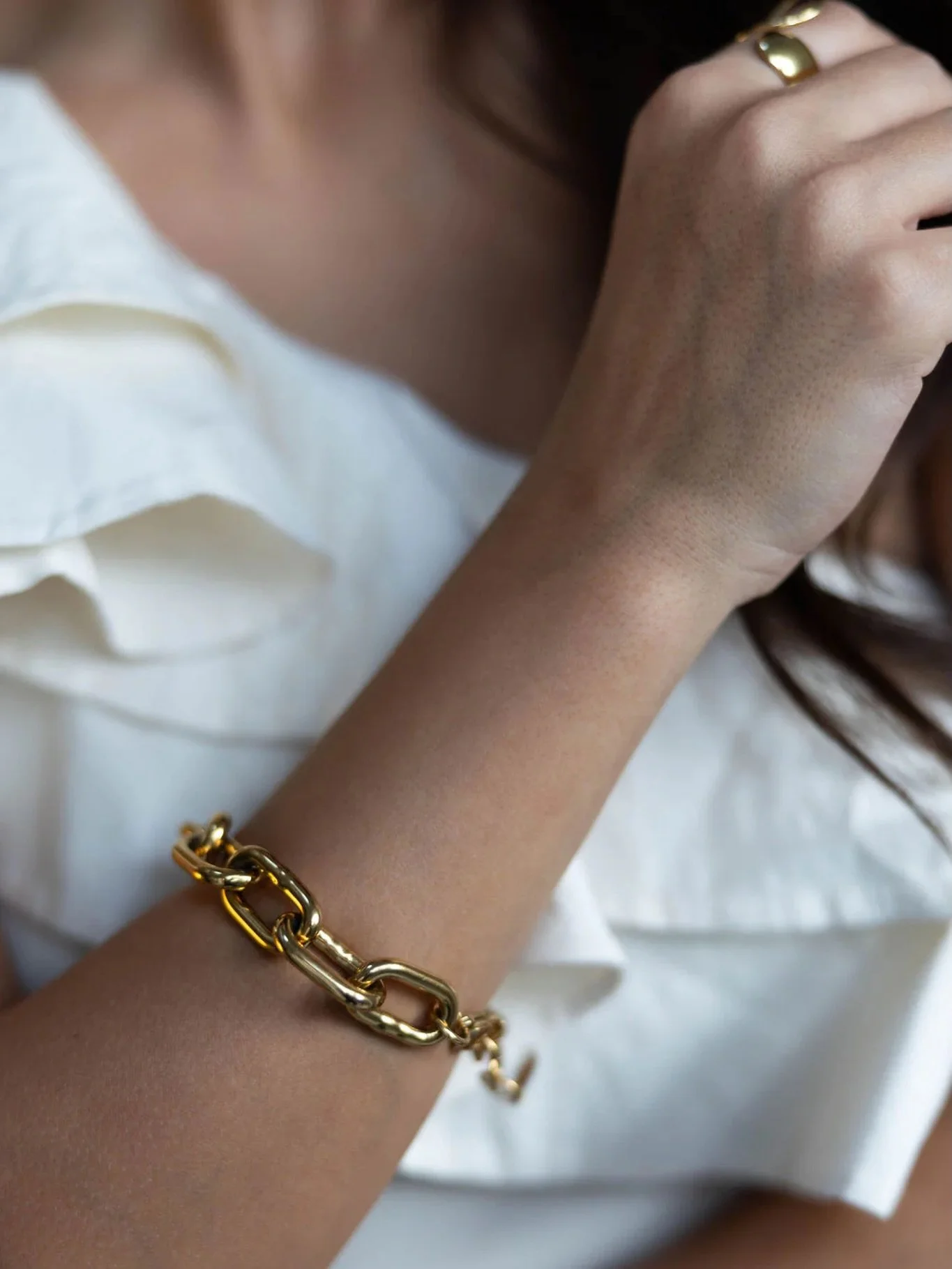 MAST&Eacute; ♡

Elevate your everyday look with timeless elegance ✨
Our gold jewelry pieces are designed to make a statement&mdash;subtle, sophisticated, and effortlessly chic. Perfect for layering or wearing solo, they add a touch of luxury to any m
