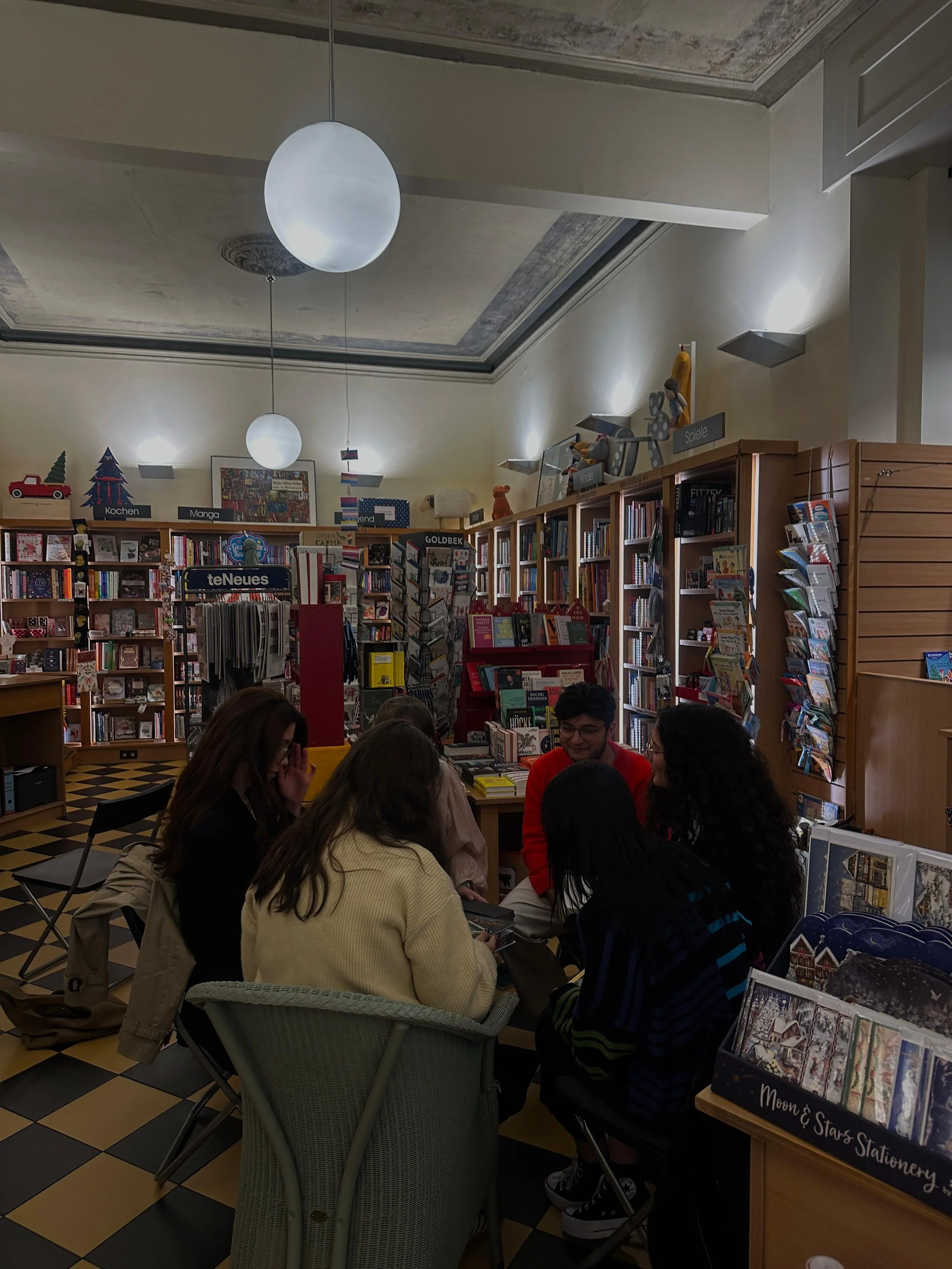 Treffen der Donnerstagsgruppe in unserer Partnerbuchhandlung Schmitt & Hahn