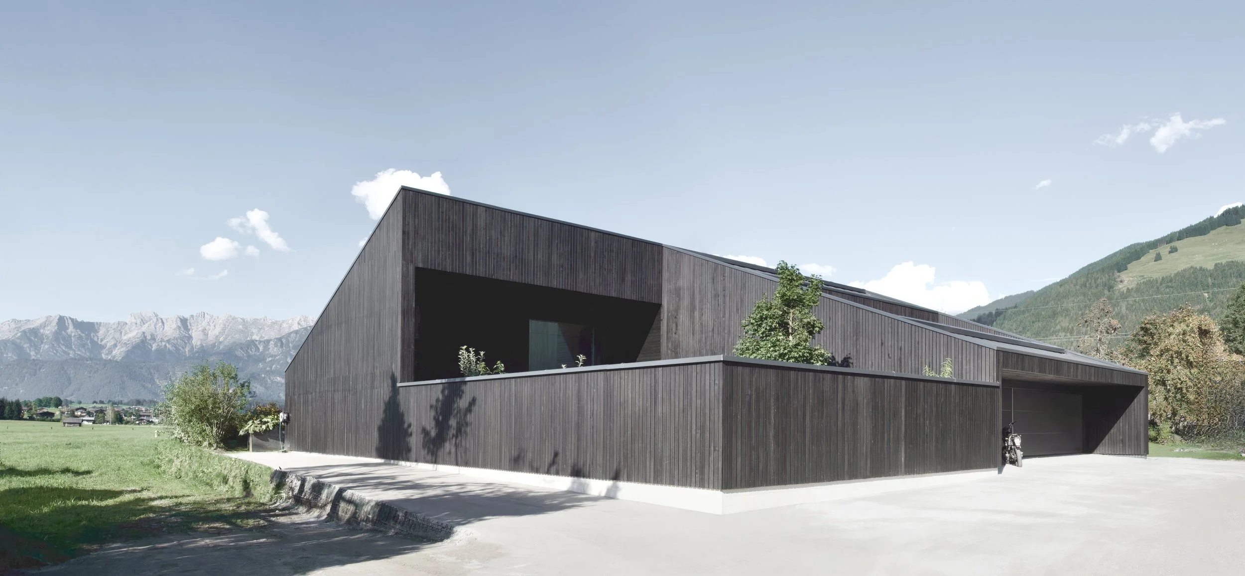 holl_südwesten_3©christian_schmoelz_architekt AIS FR.jpg