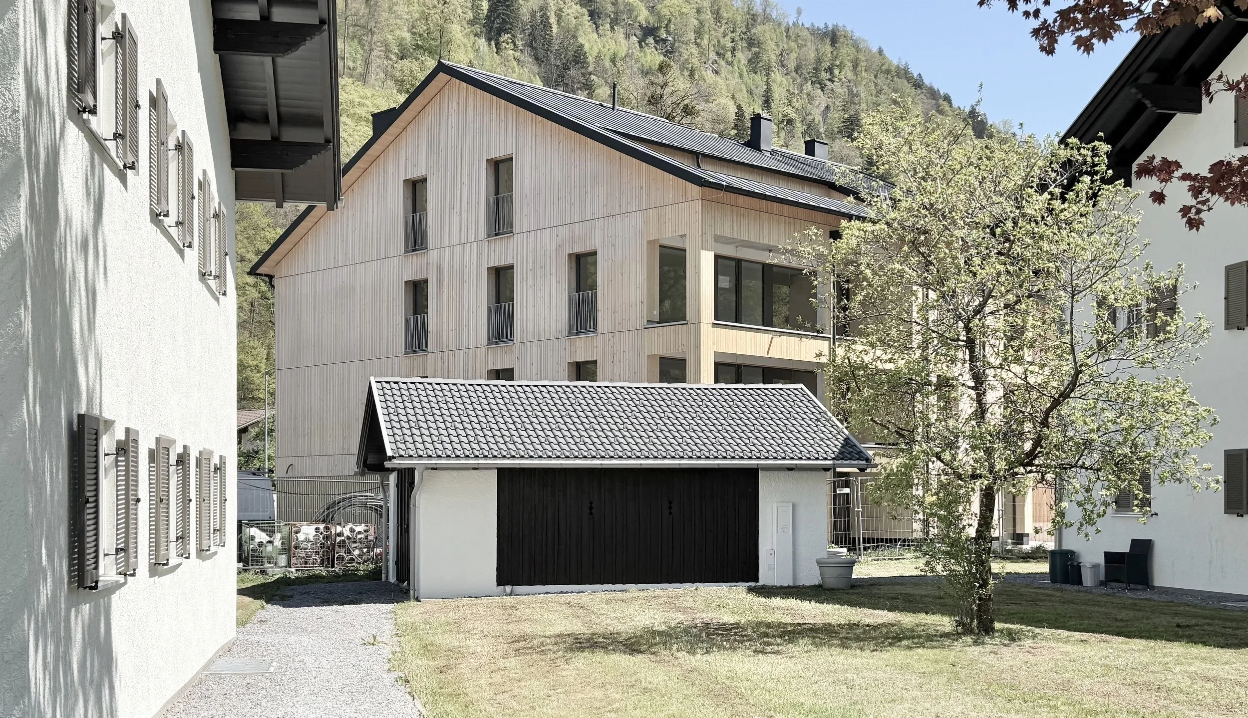 Illwerke Siedlung Schruns | Stimmiger Massstab und Architektur im Bezug zum Bestand |  Baustelle April 2026
