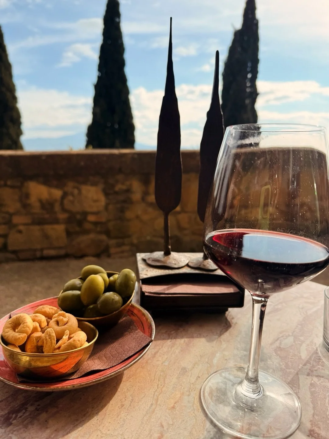 POV: a slow day in Pienza 🤍🇮🇹

Waking up to soft Tuscan light, grabbing an espresso in a tiny caf&eacute;, and getting lost in the quiet streets of Pienza&hellip; this is your reminder to slow down.

Cobblestone walks, golden hour views over the V