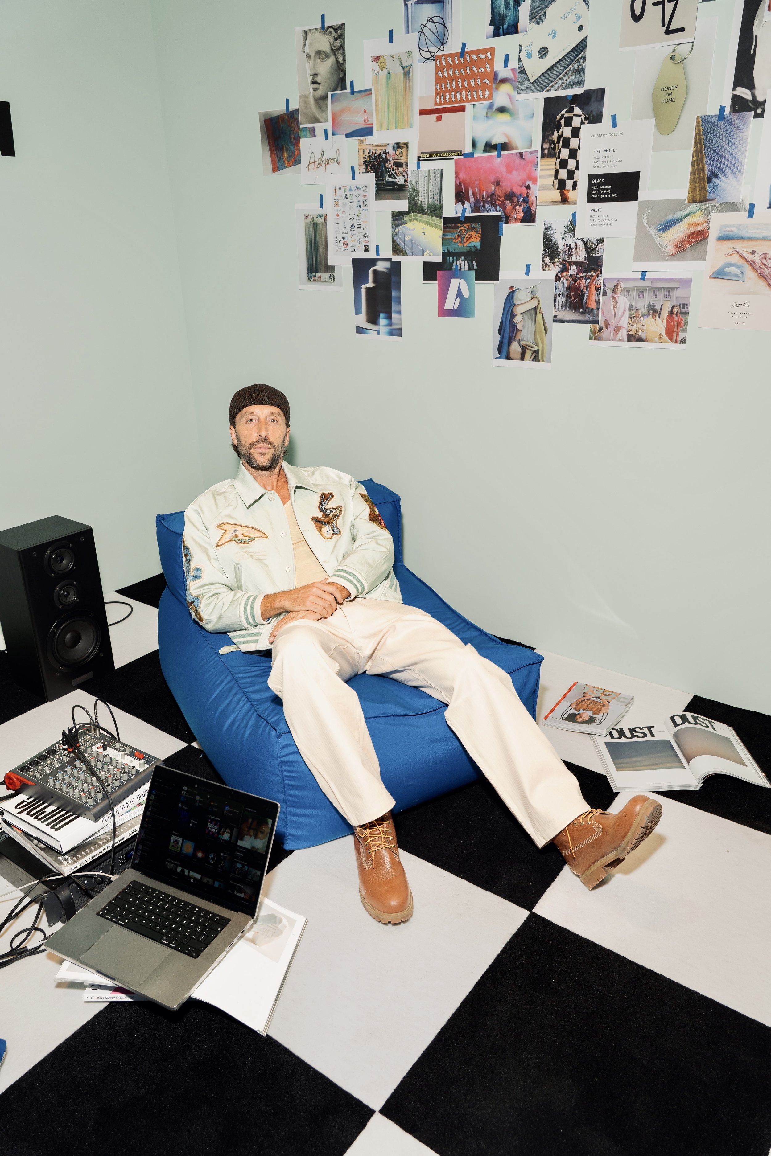 off_white_10x10_23092026_francesco_pividori_saywho-18.jpg