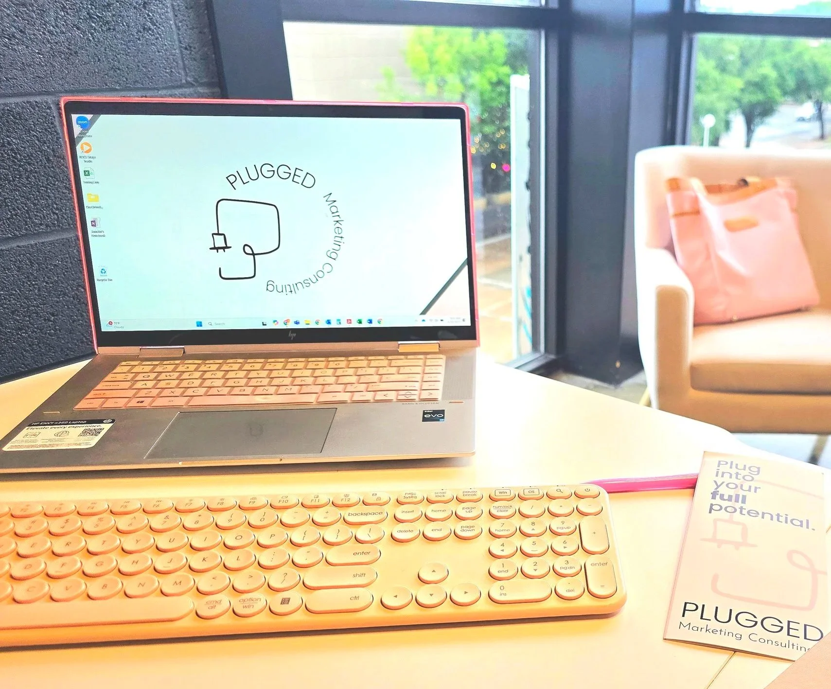 Social Media Computer