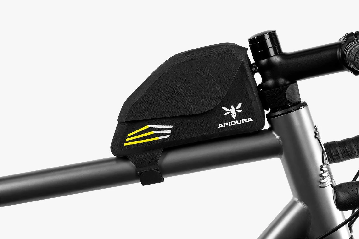 apidura-racing-top-tube-pack-0.5l-on-bike-1.jpg