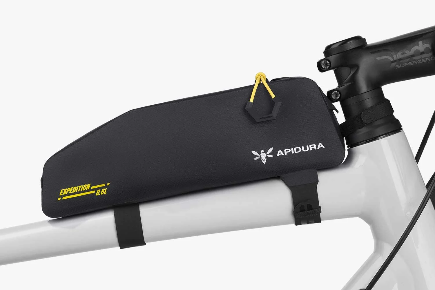 apidura-expedition-top-tube-pack-0.6l-on-bike-1-REV2-2.jpg