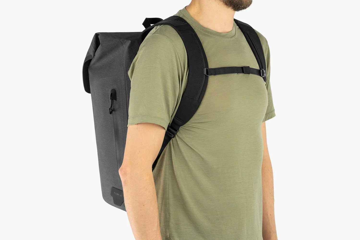 apidura-city-backpack-20l-on-body-4.jpg