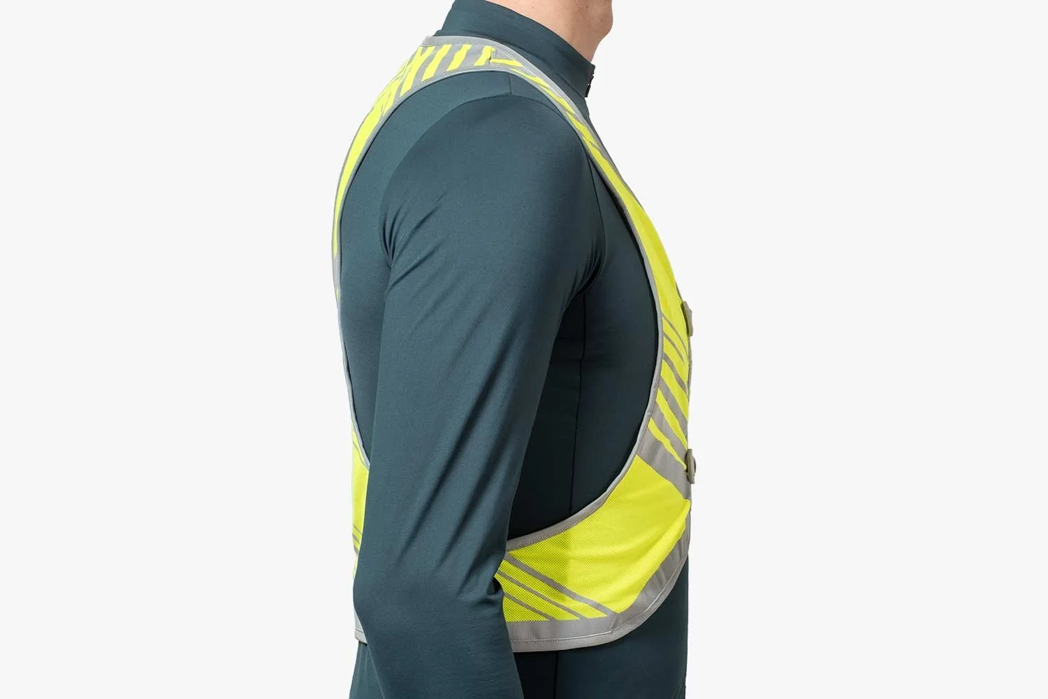 apidura-packable-visibility-vest-l-xl-on-body-3.jpg
