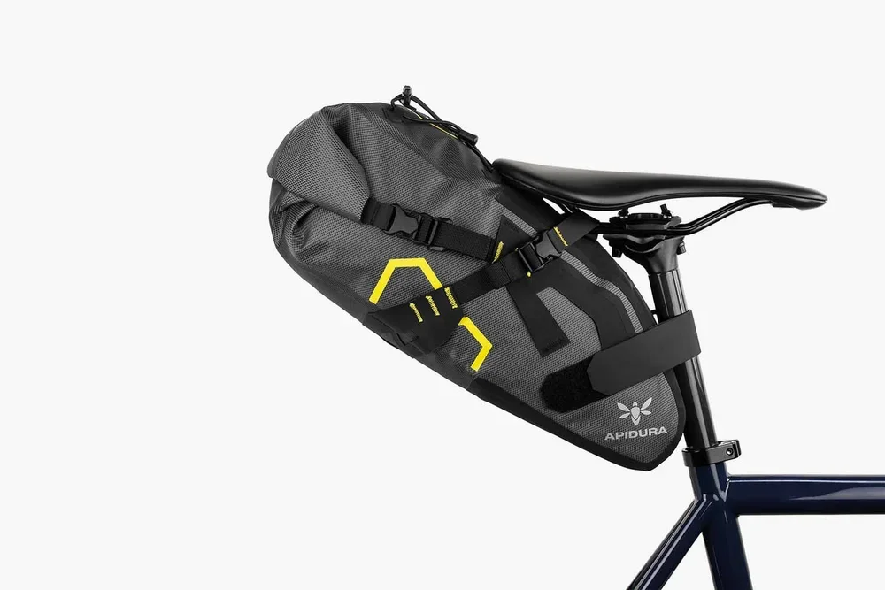 apidura-expedition-saddle-pack-9l-on-bike-1-1.jpg.webp