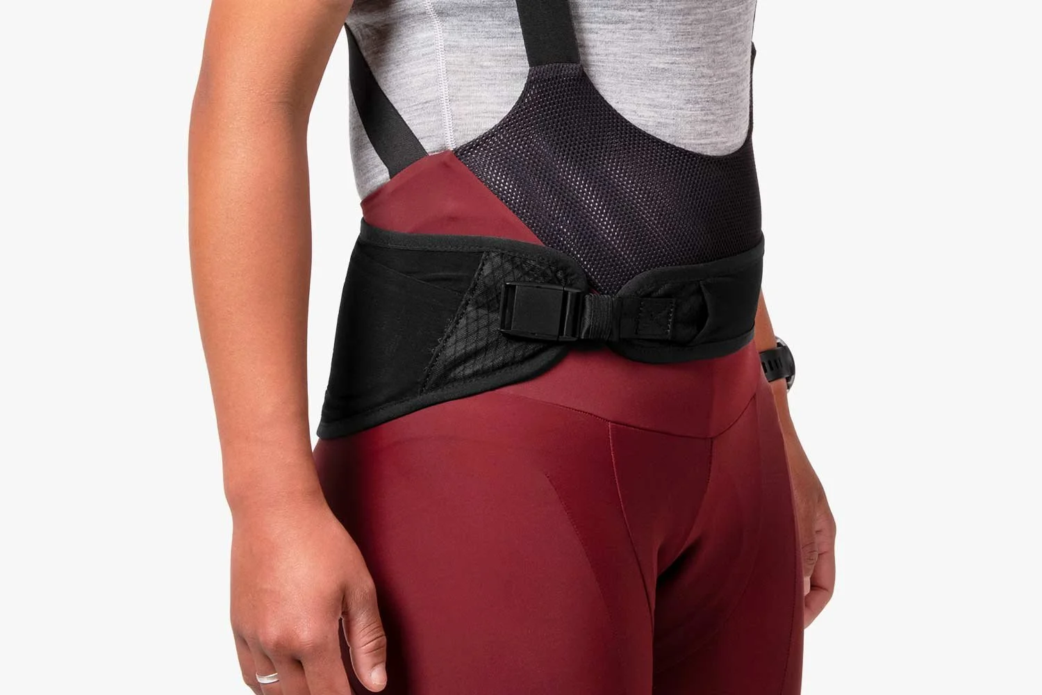 apidura-expedition-waist-belt-s-m-on-body-2.jpg
