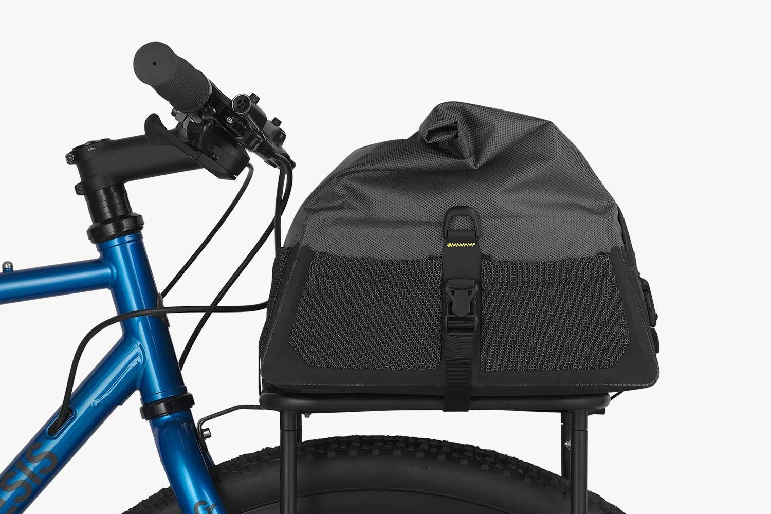 apidura-expedition-front-rack-pack-30l-on-bike-3.jpg