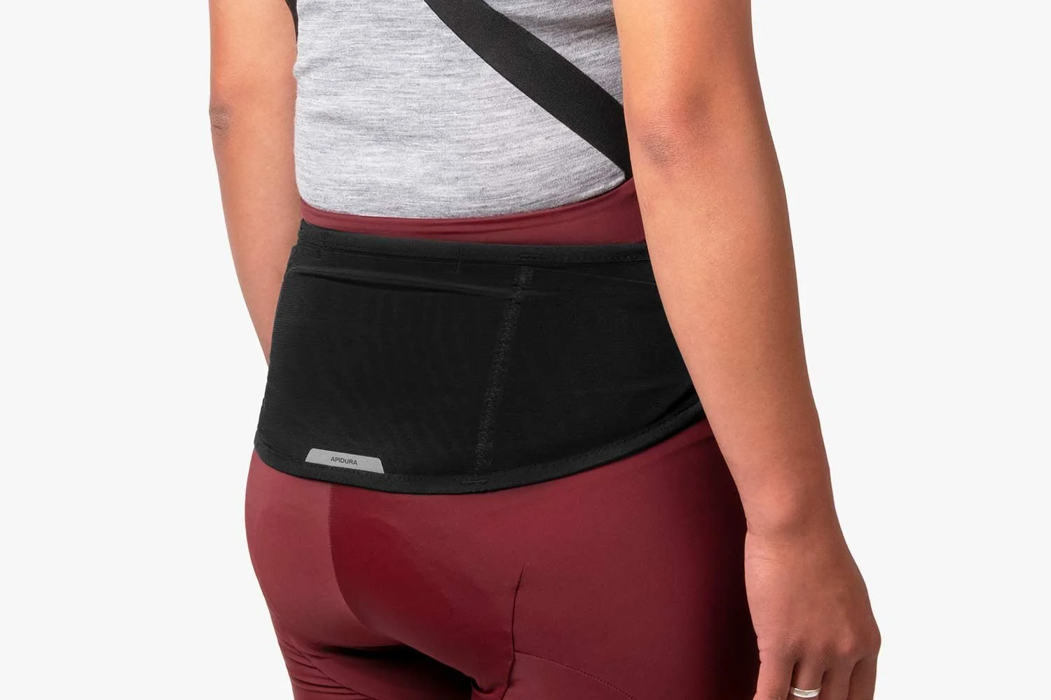 apidura-expedition-waist-belt-s-m-on-body-4.jpg